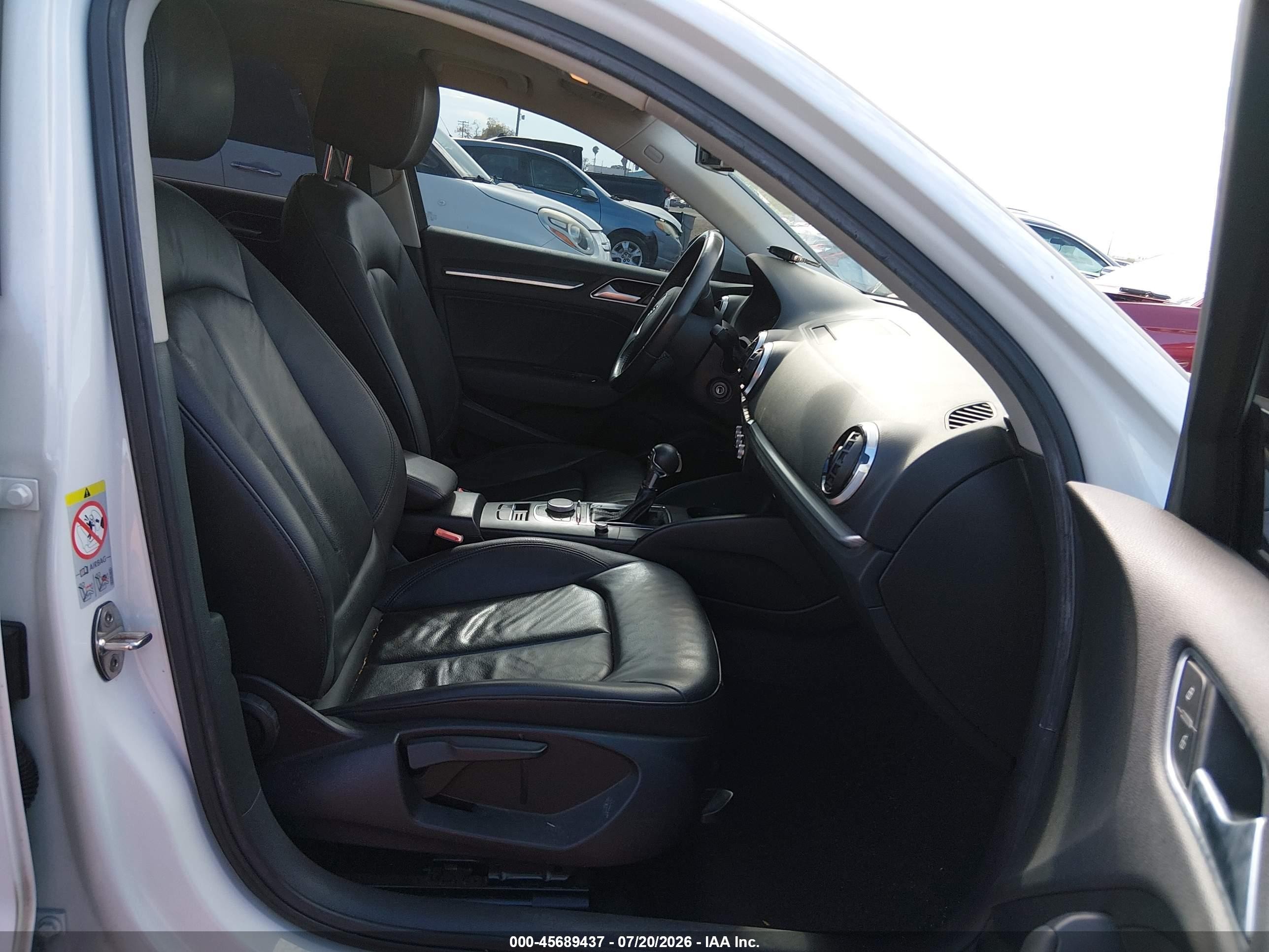 2015 Audi A3 1.8t Premium White vin: WAUACGFFXF1004959