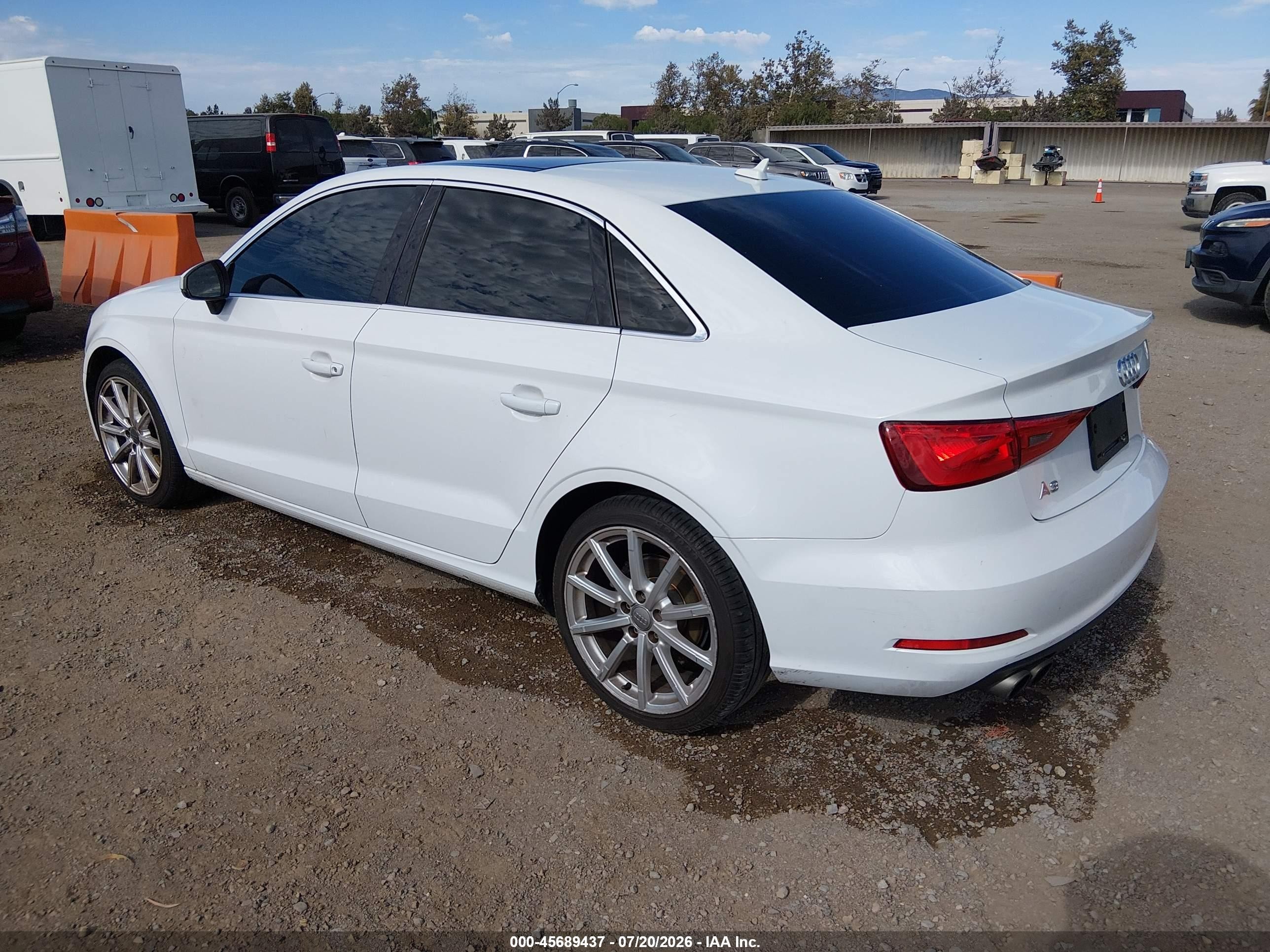 2015 Audi A3 1.8t Premium White vin: WAUACGFFXF1004959