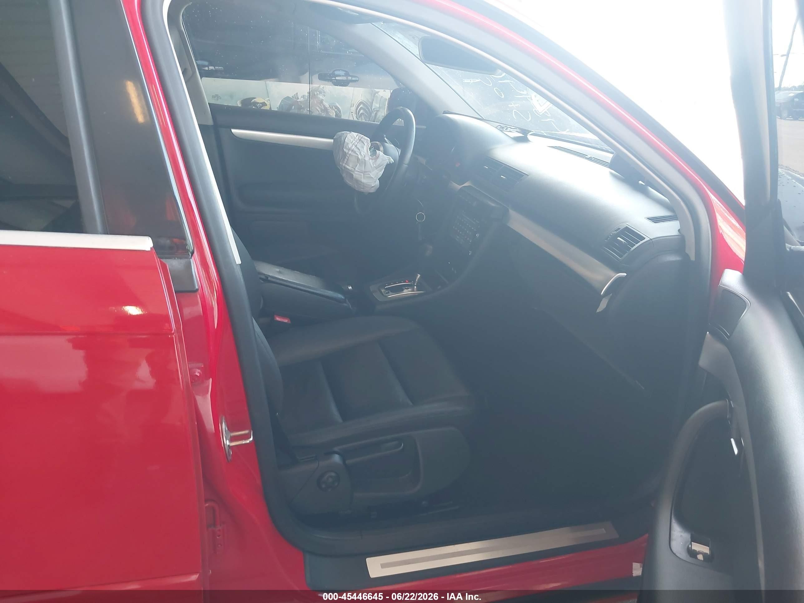 2008 Audi A4 Red vin: WAUAF78E38A051314