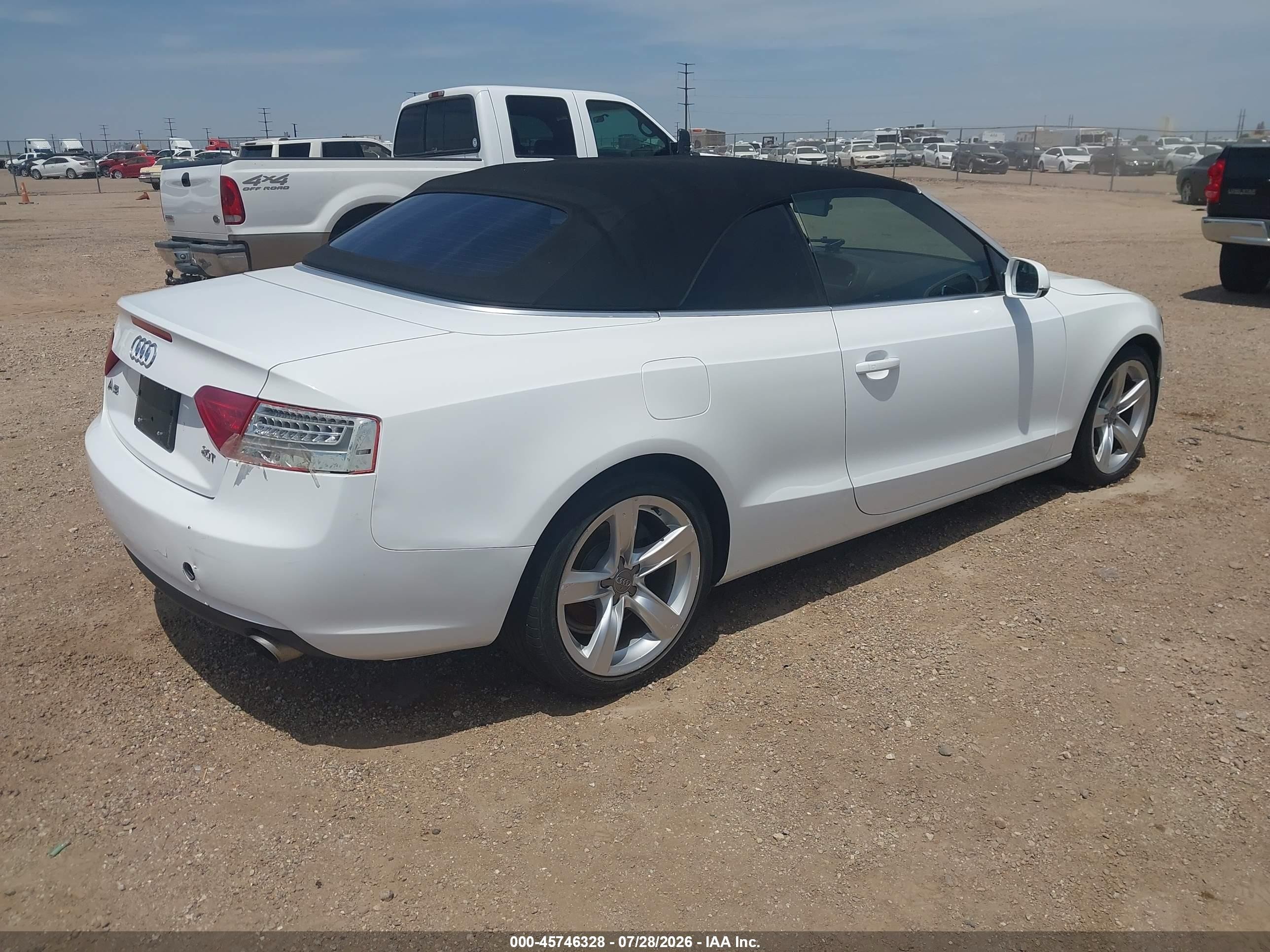 2013 Audi A5 2.0t Premium White vin: WAUAFAFH2DN018348
