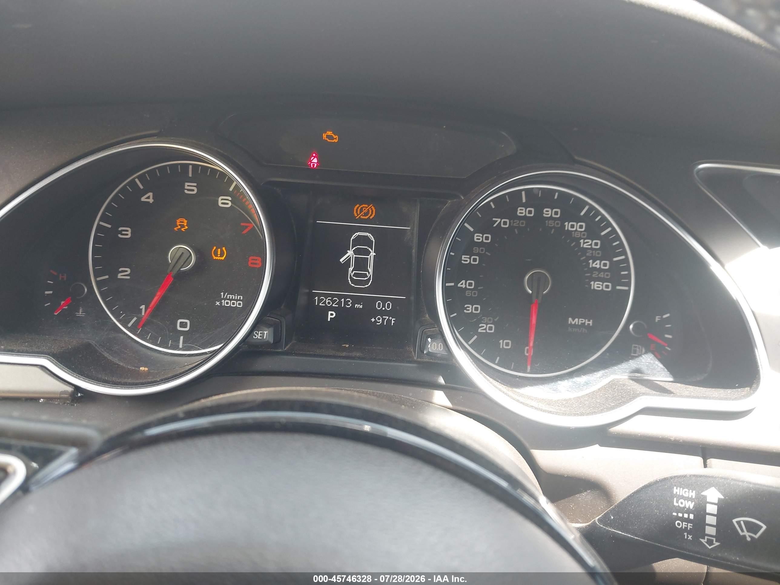 2013 Audi A5 2.0t Premium White vin: WAUAFAFH2DN018348