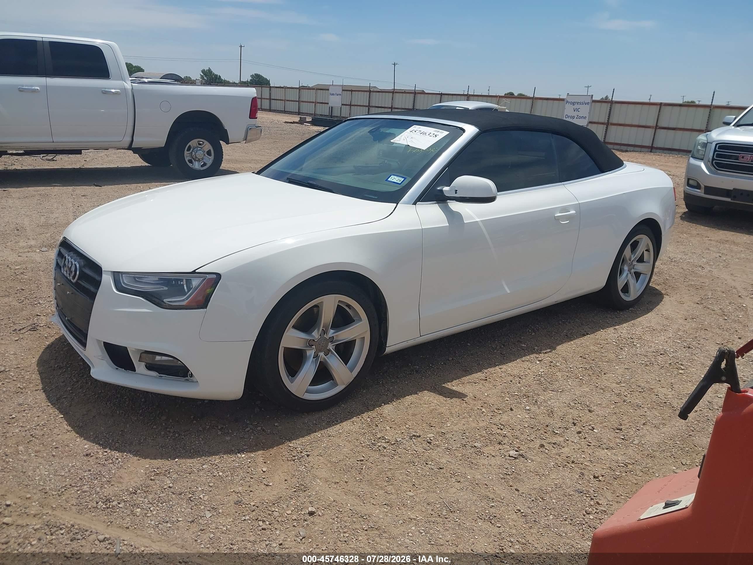 2013 Audi A5 2.0t Premium White vin: WAUAFAFH2DN018348