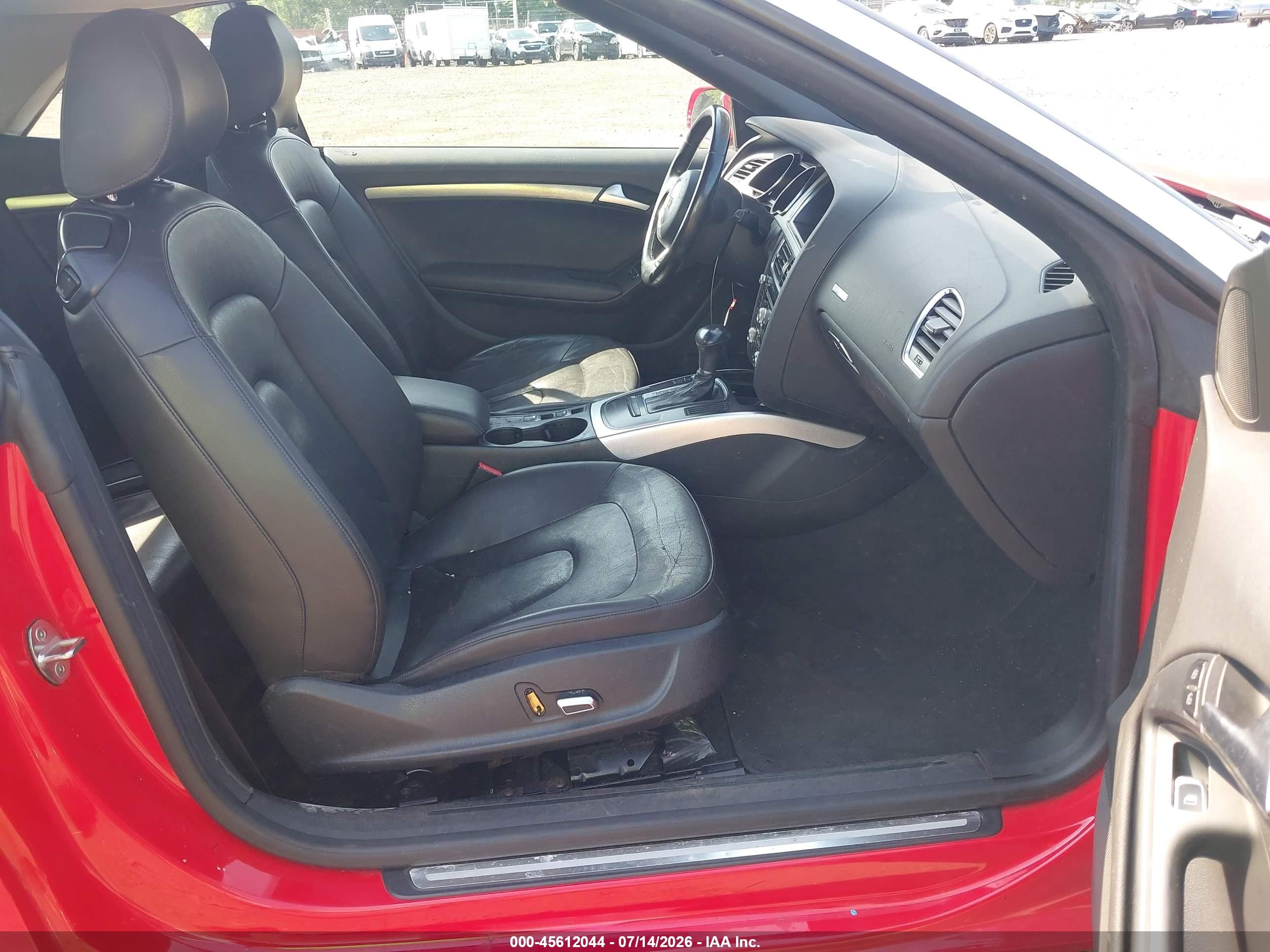 2013 Audi A5 2.0t Premium Red vin: WAUAFAFHXDN012085