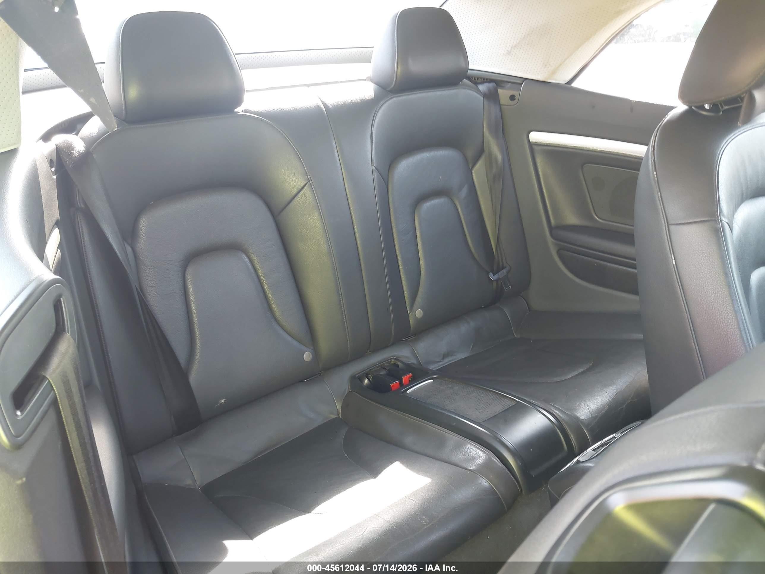 2013 Audi A5 2.0t Premium Red vin: WAUAFAFHXDN012085