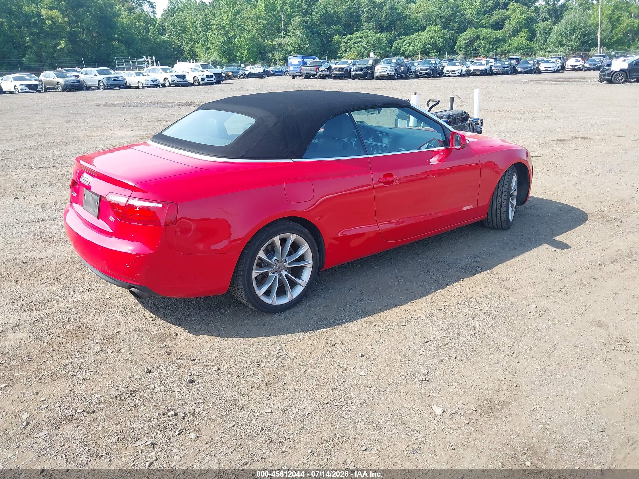 2013 Audi A5 2.0t Premium Red vin: WAUAFAFHXDN012085