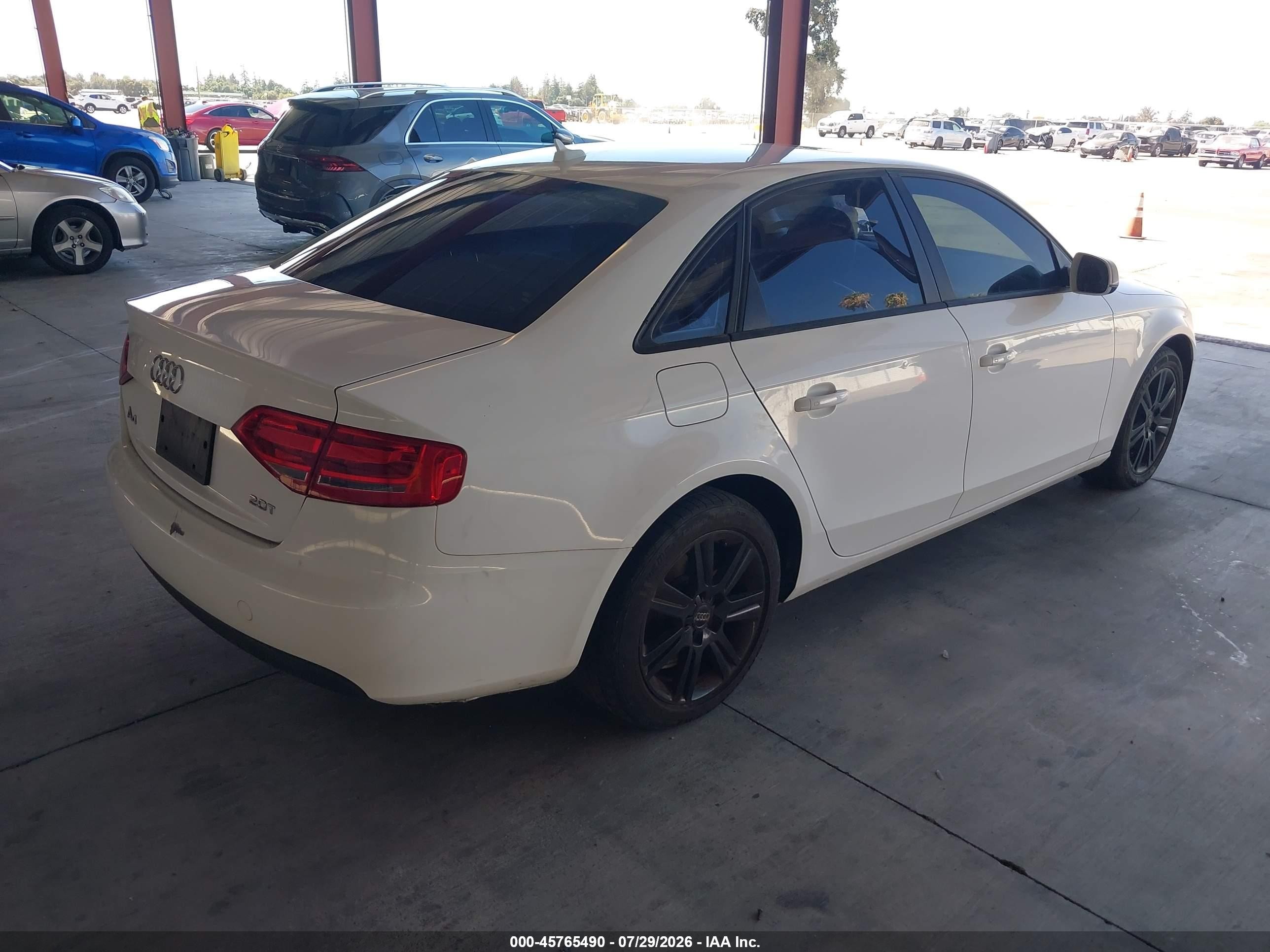 2011 Audi A4 2.0t Premium White vin: WAUAFAFL0BN010041