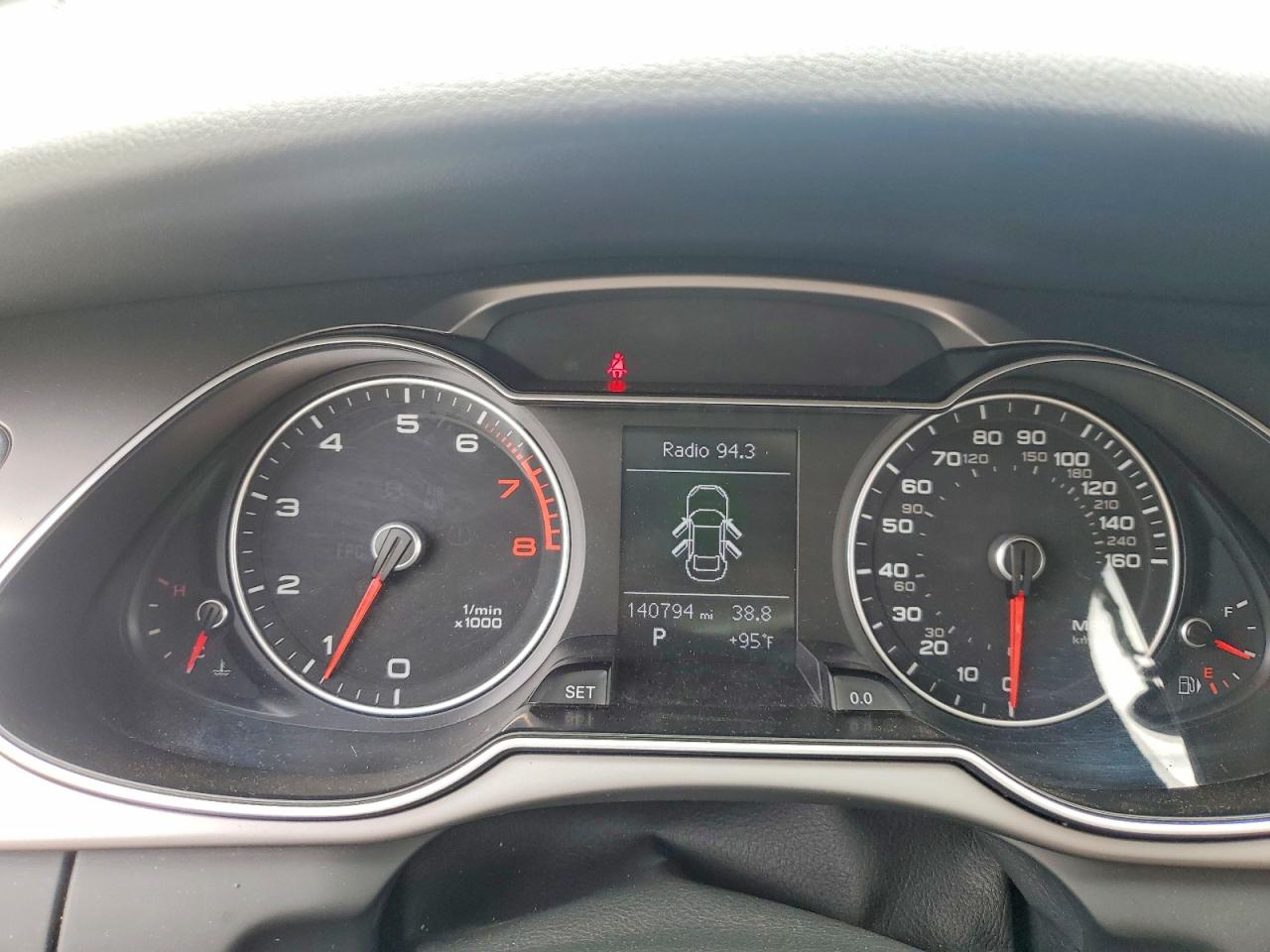 2014 Audi A4 Premium White vin: WAUAFAFL0EN009959