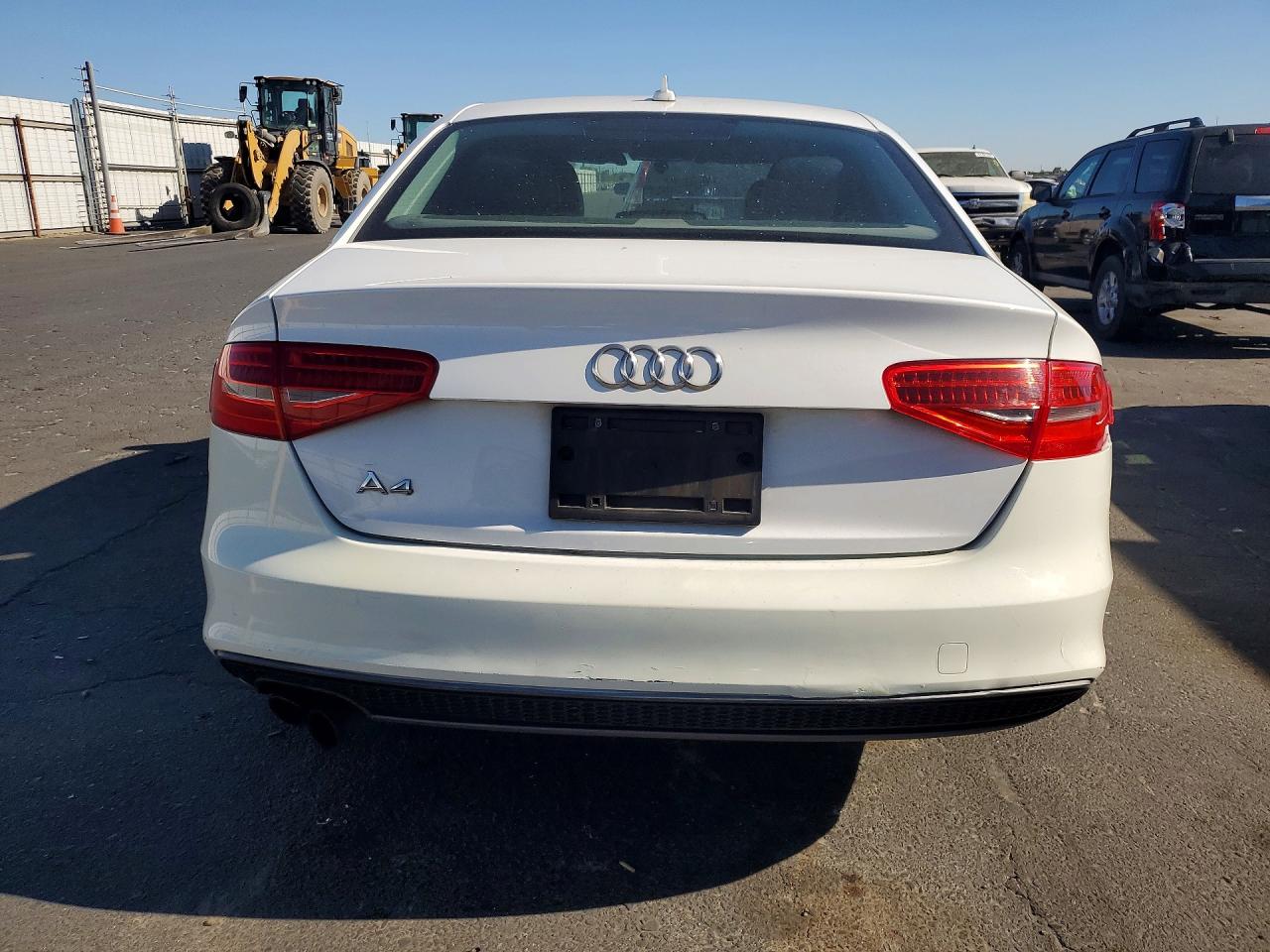 2014 Audi A4 Premium White vin: WAUAFAFL0EN018869