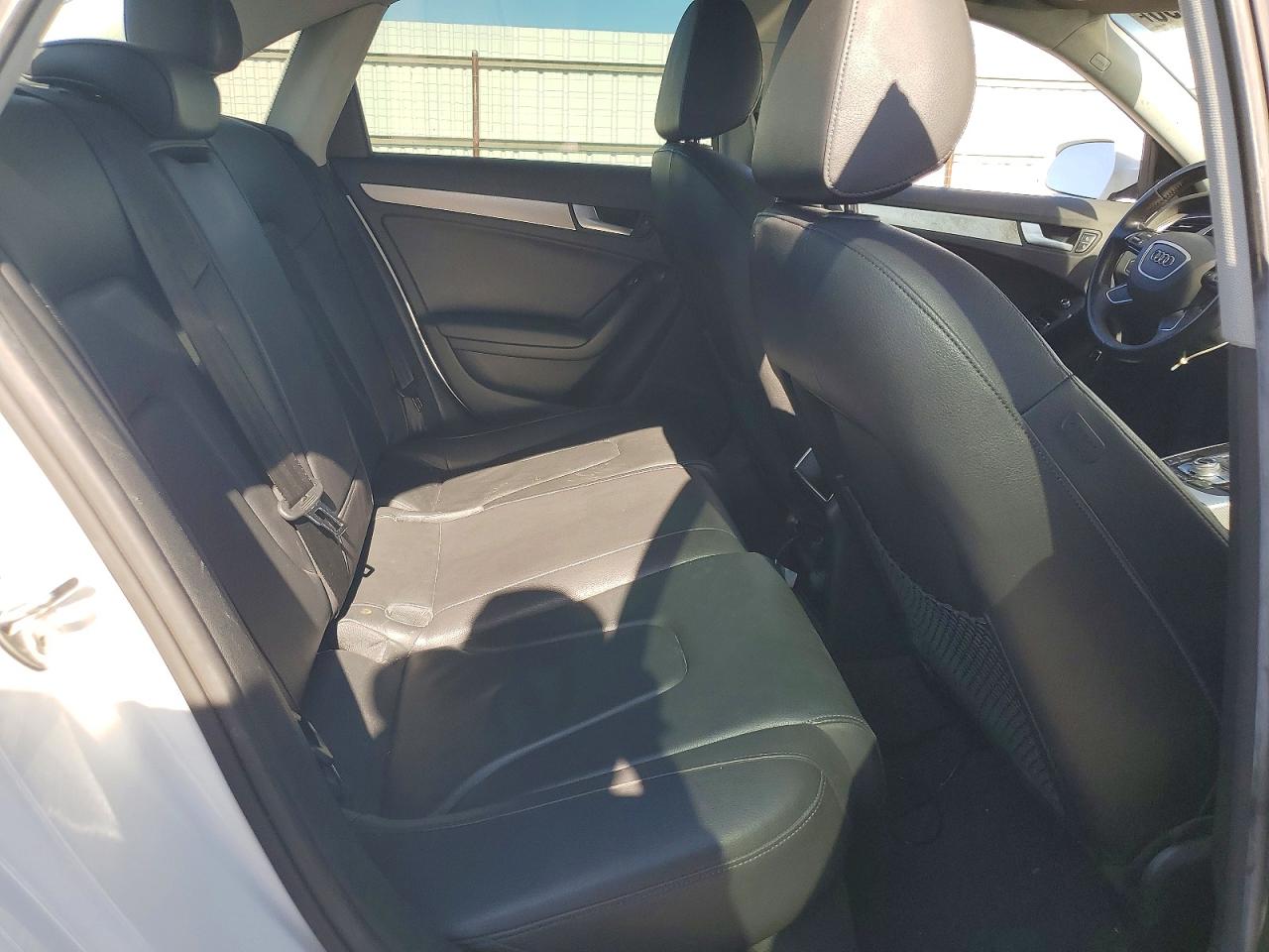 2014 Audi A4 Premium White vin: WAUAFAFL0EN018869