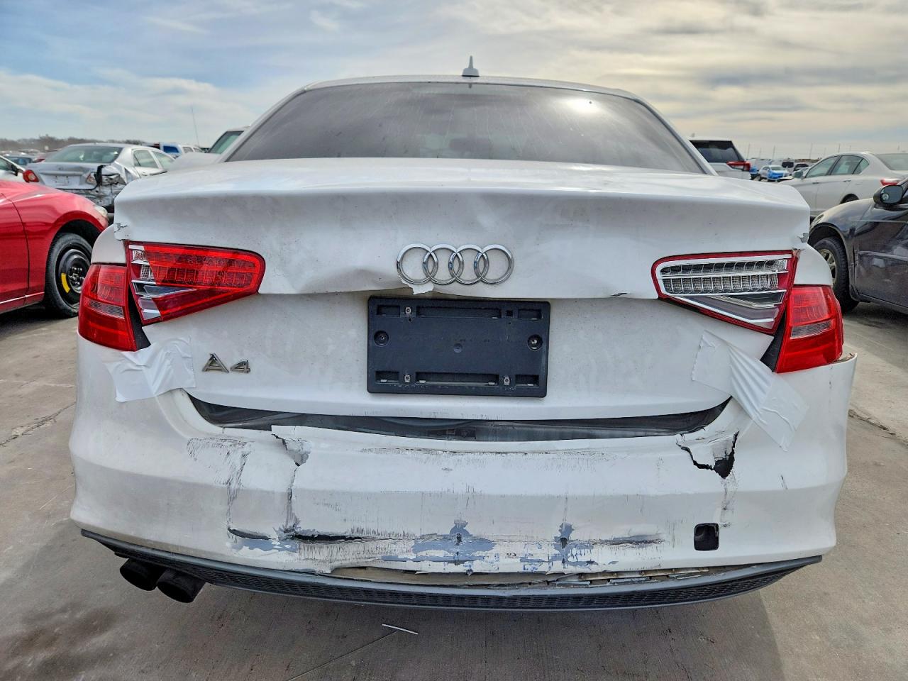 2015 Audi A4 White vin: WAUAFAFL0FN018694