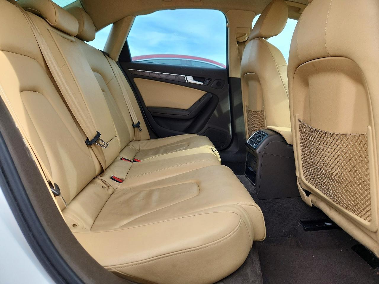 2015 Audi A4 White vin: WAUAFAFL0FN018694