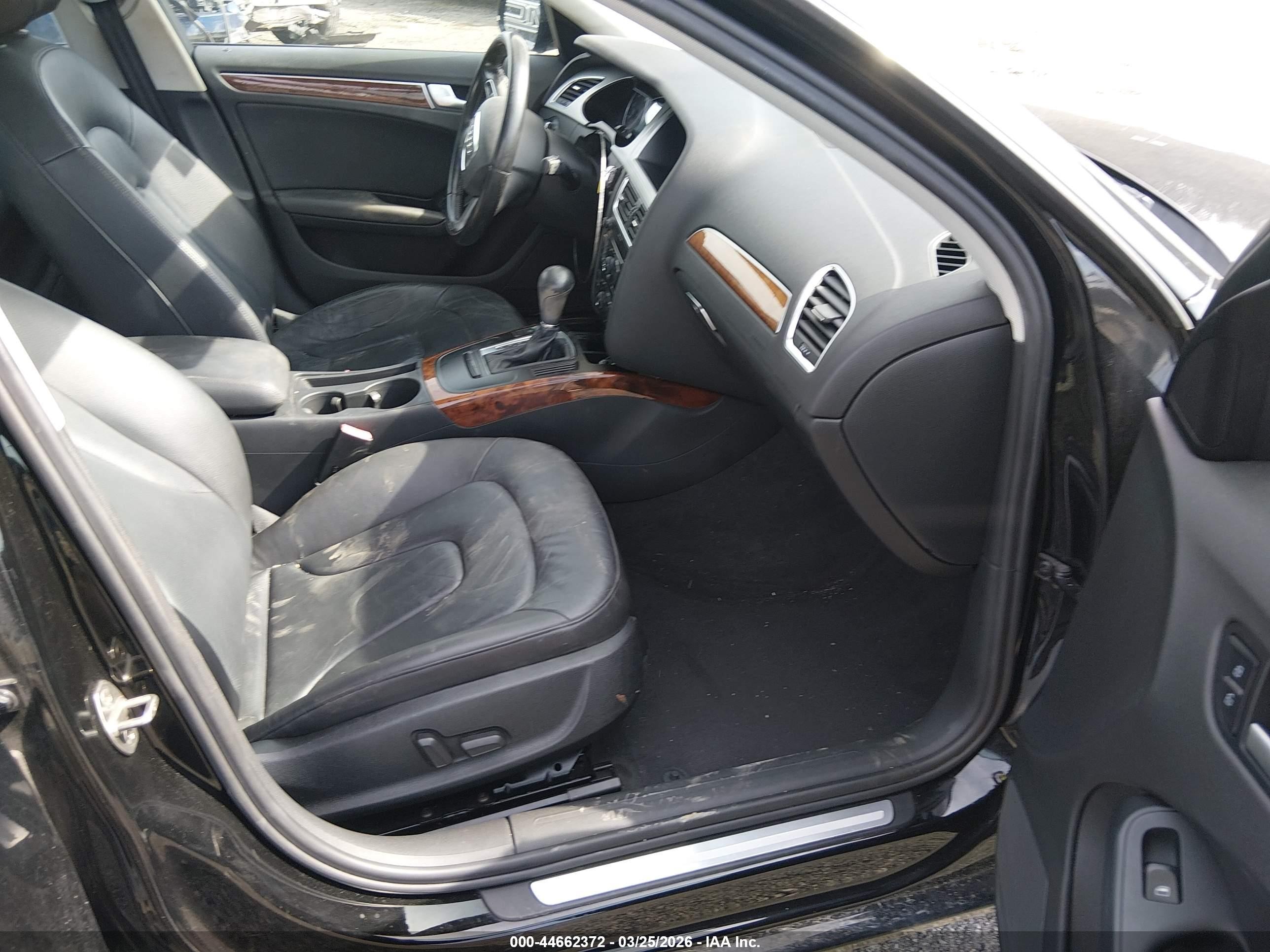 2010 Audi A4 2.0t Premium Черный vin: WAUAFAFL1AN047307