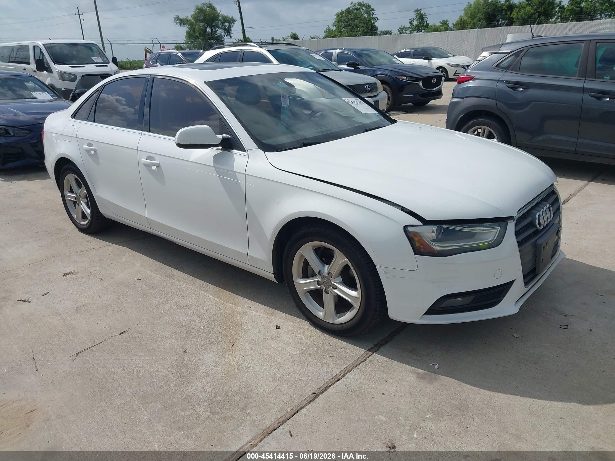 2013 Audi A4 2.0t Premium White vin: WAUAFAFL2DA157410