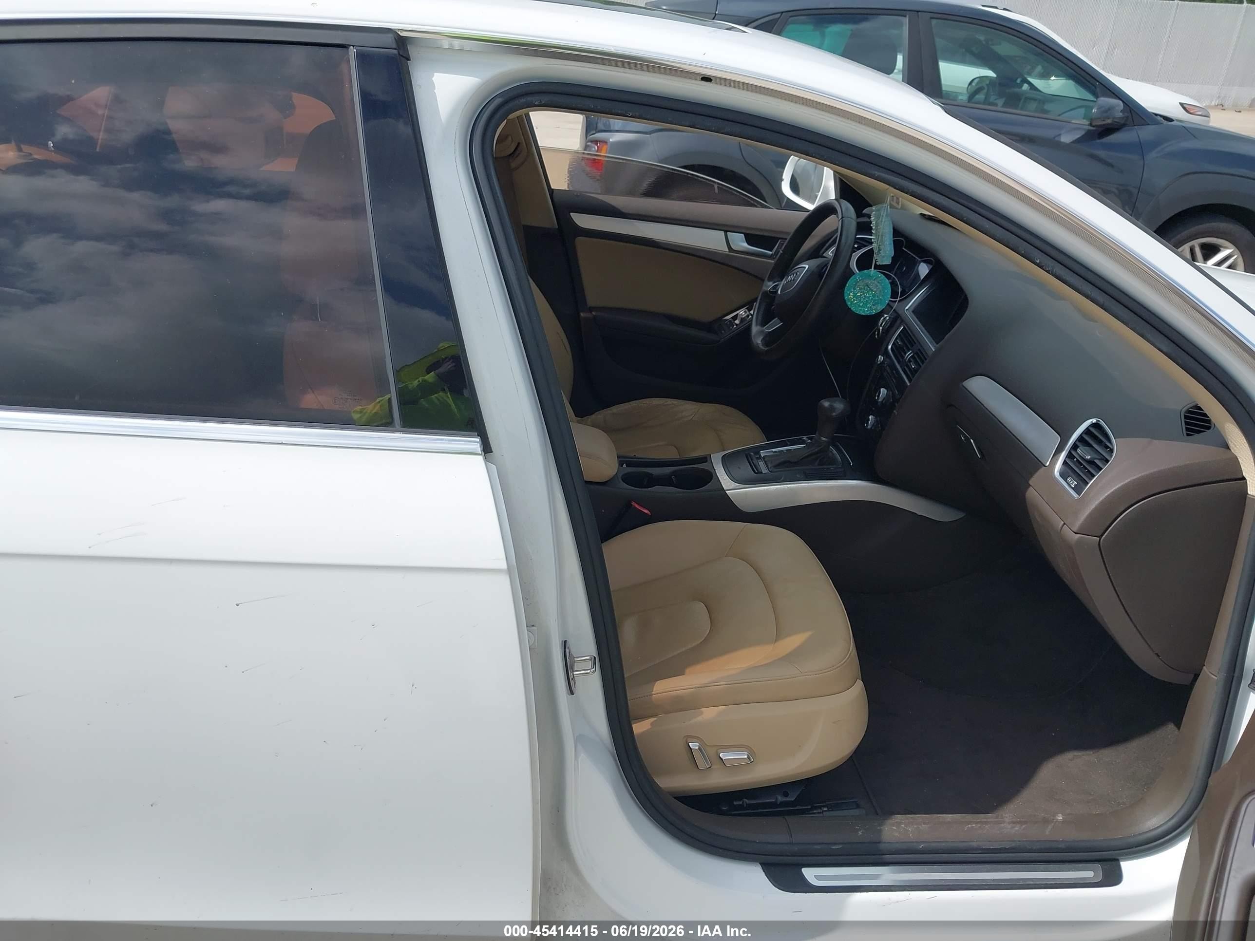 2013 Audi A4 2.0t Premium White vin: WAUAFAFL2DA157410