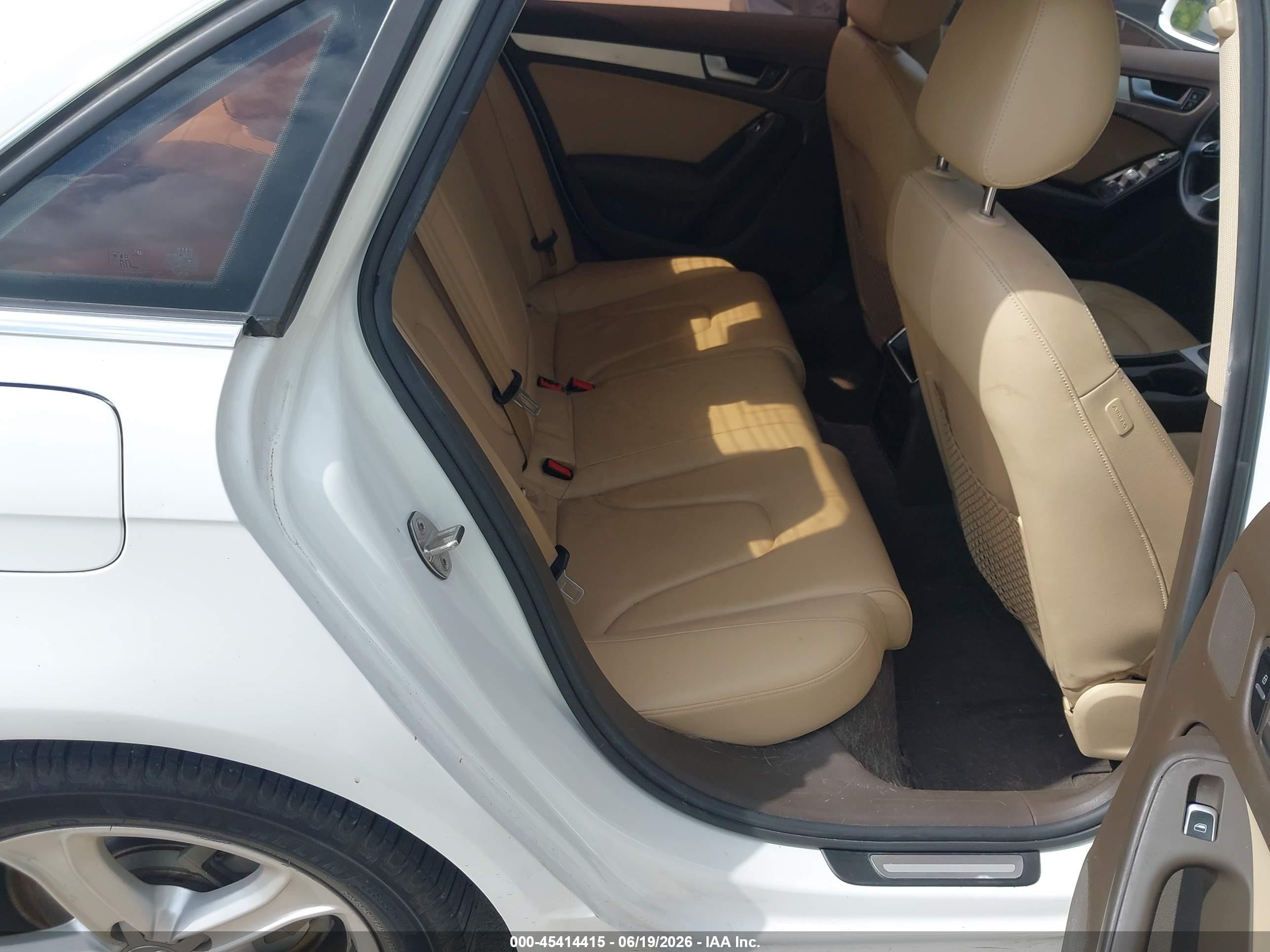 2013 Audi A4 2.0t Premium White vin: WAUAFAFL2DA157410