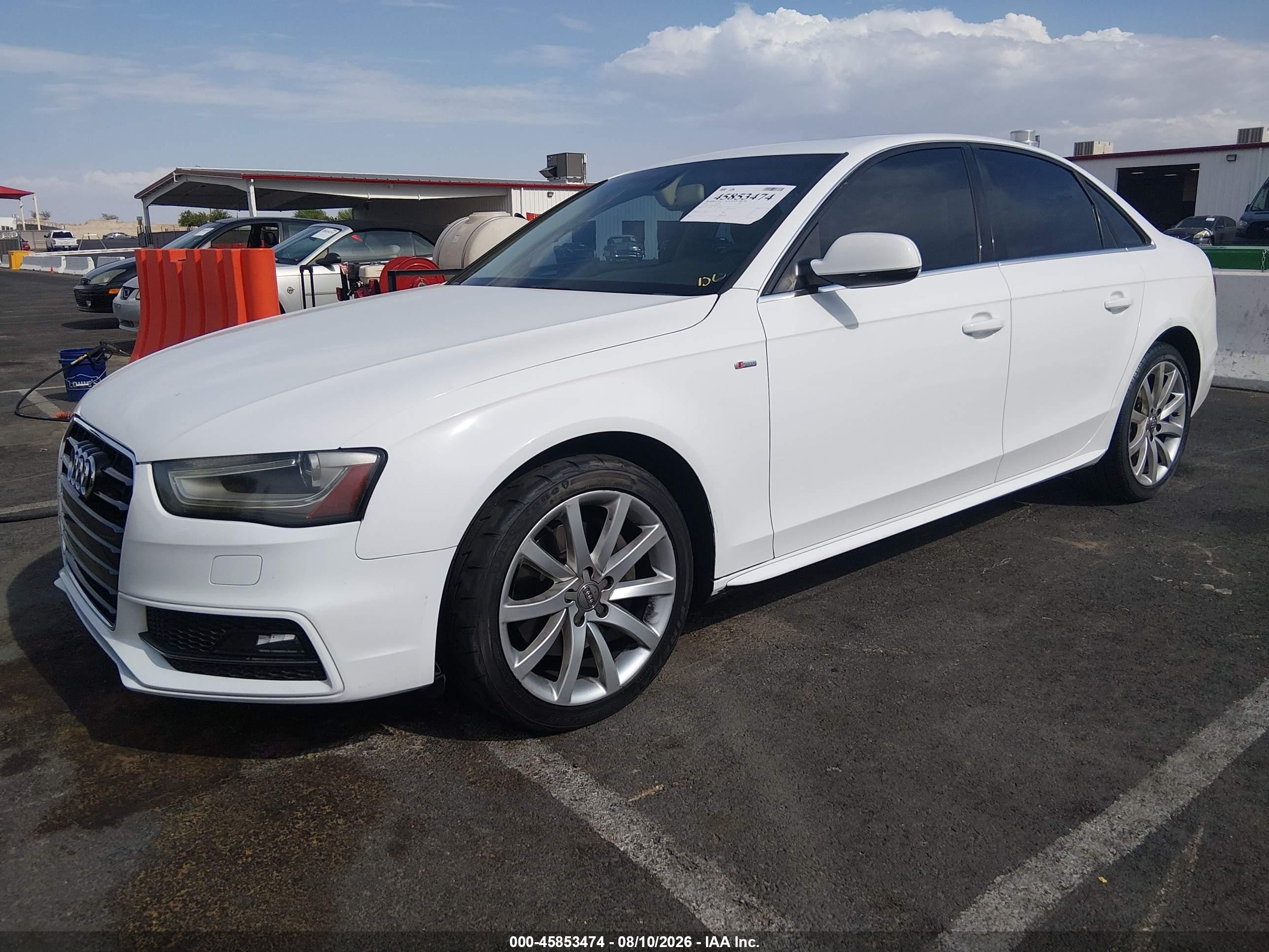 2014 Audi A4 2.0t Premium Белый vin: WAUAFAFL2EN014516
