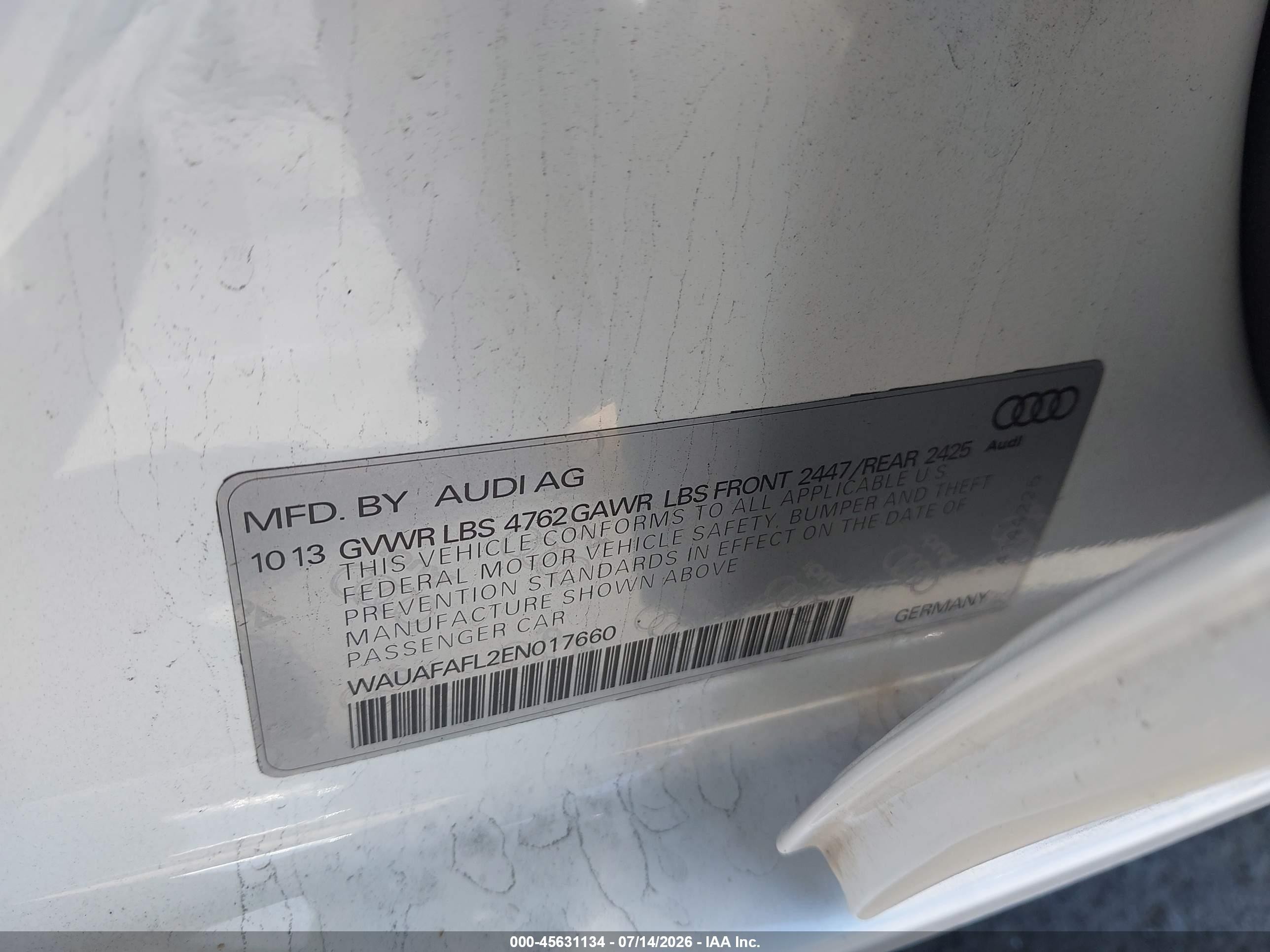 2014 Audi A4 2.0t Premium Белый vin: WAUAFAFL2EN017660