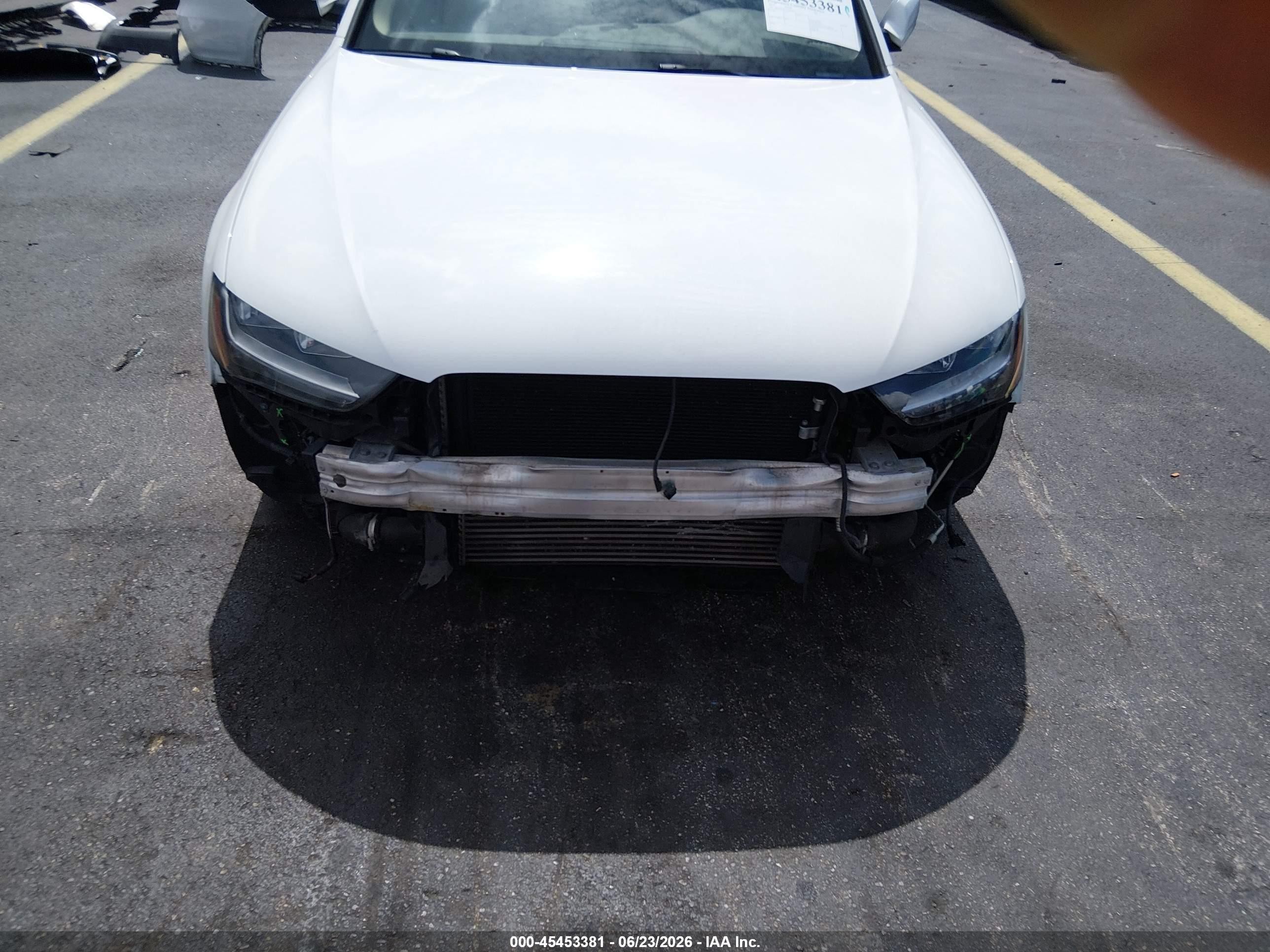 2014 Audi A4 2.0t Premium White vin: WAUAFAFL2EN018873