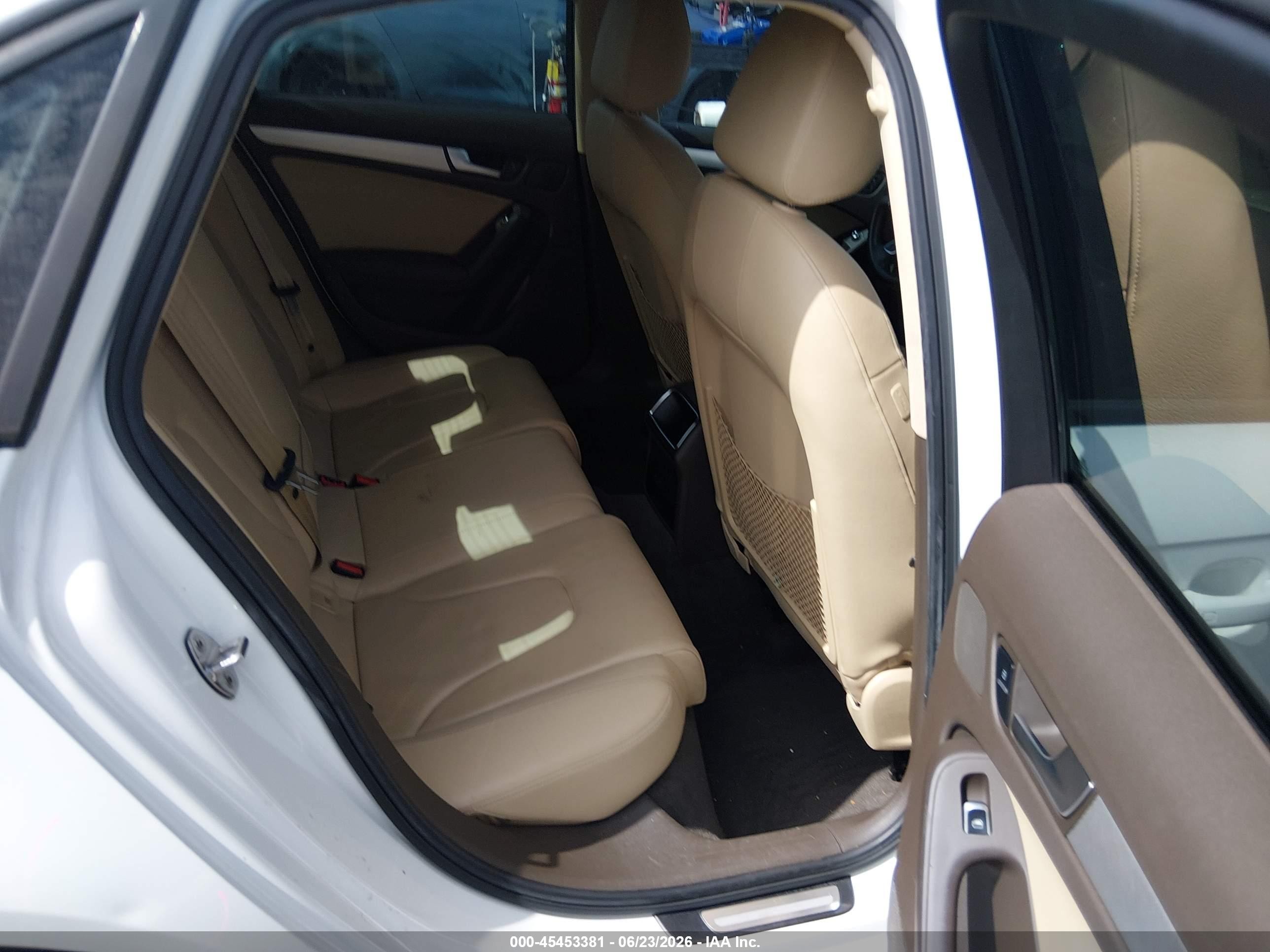 2014 Audi A4 2.0t Premium White vin: WAUAFAFL2EN018873