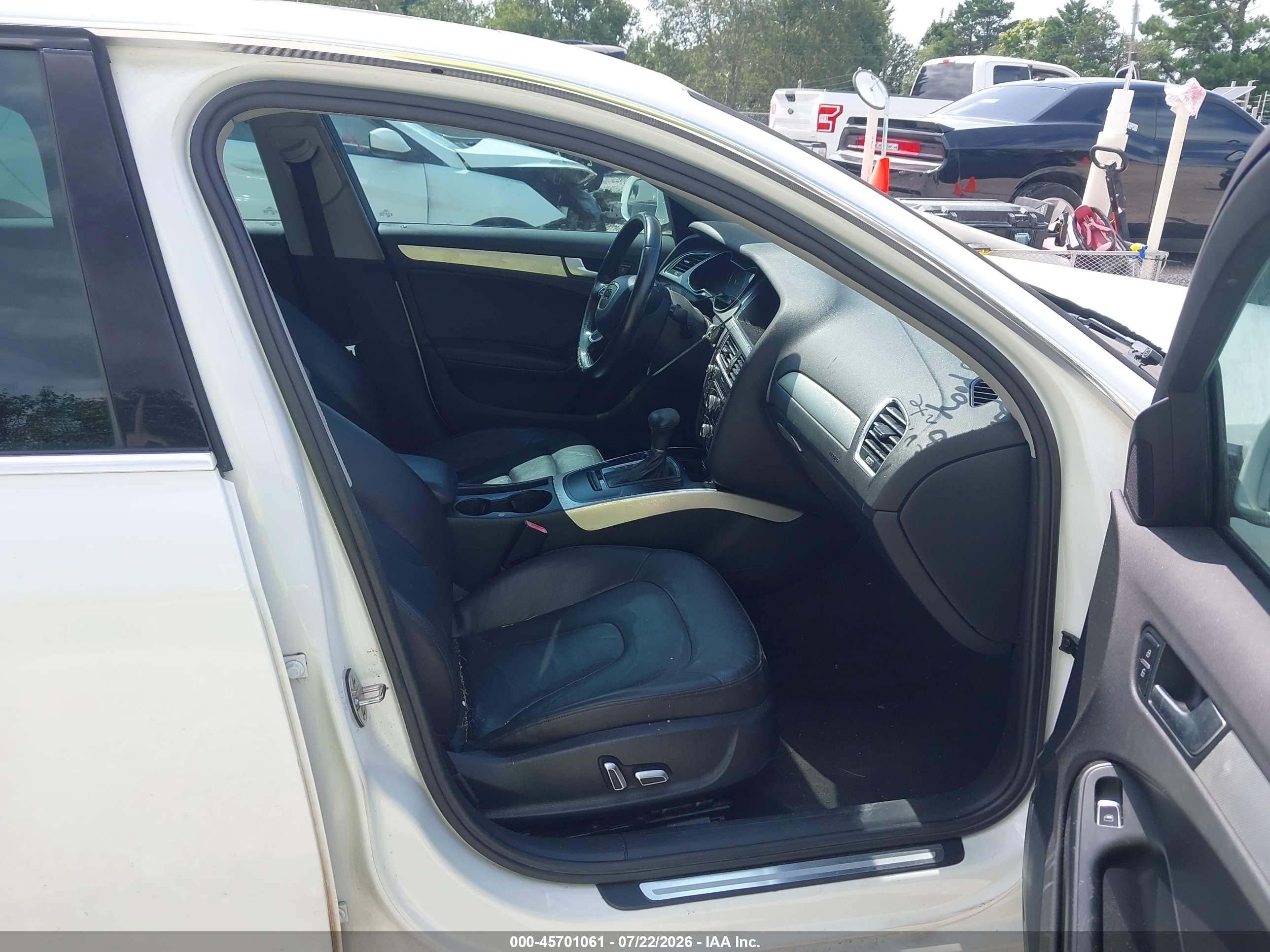 2013 Audi A4 2.0t Premium White vin: WAUAFAFL3DA045263
