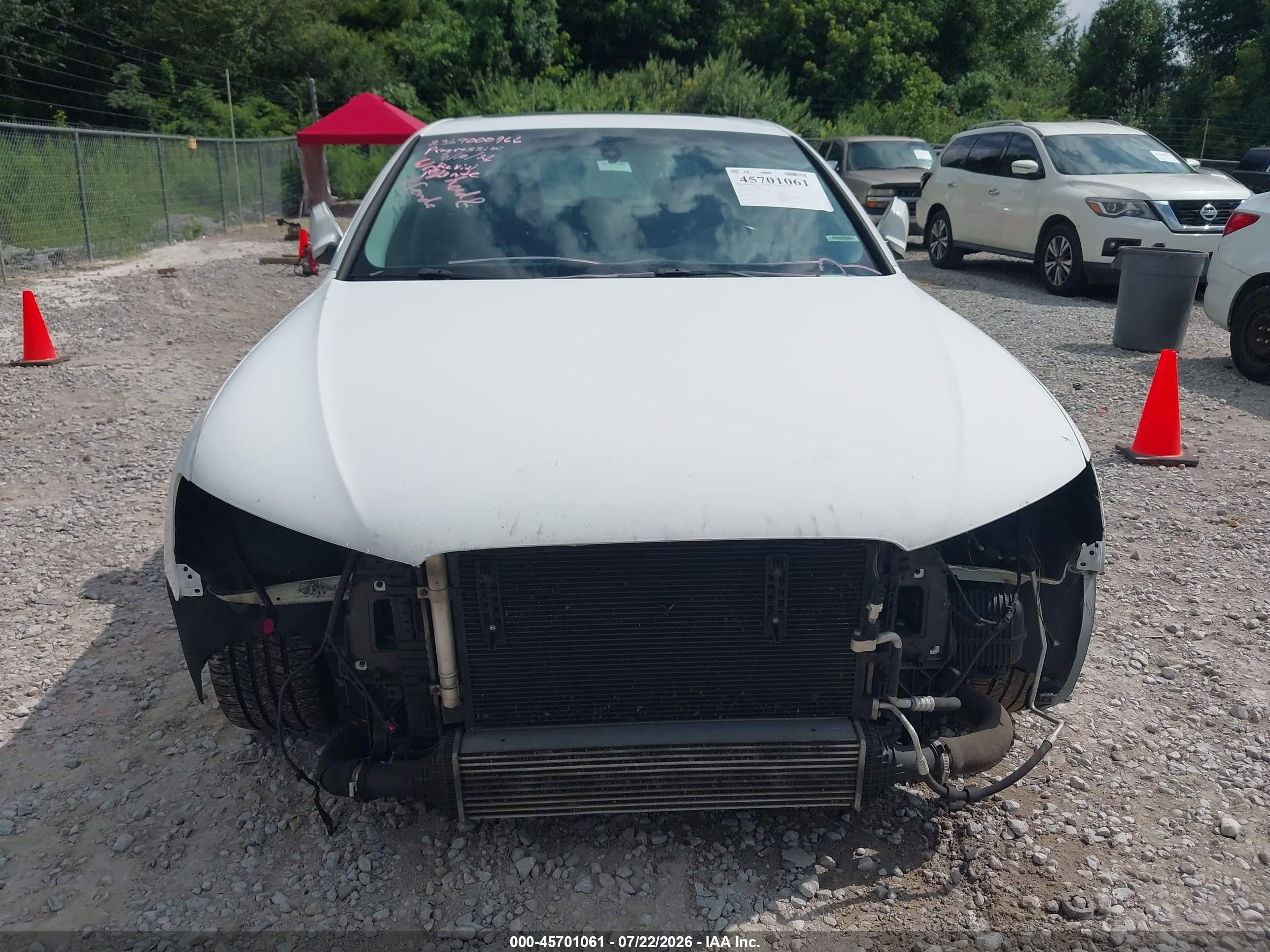 2013 Audi A4 2.0t Premium White vin: WAUAFAFL3DA045263