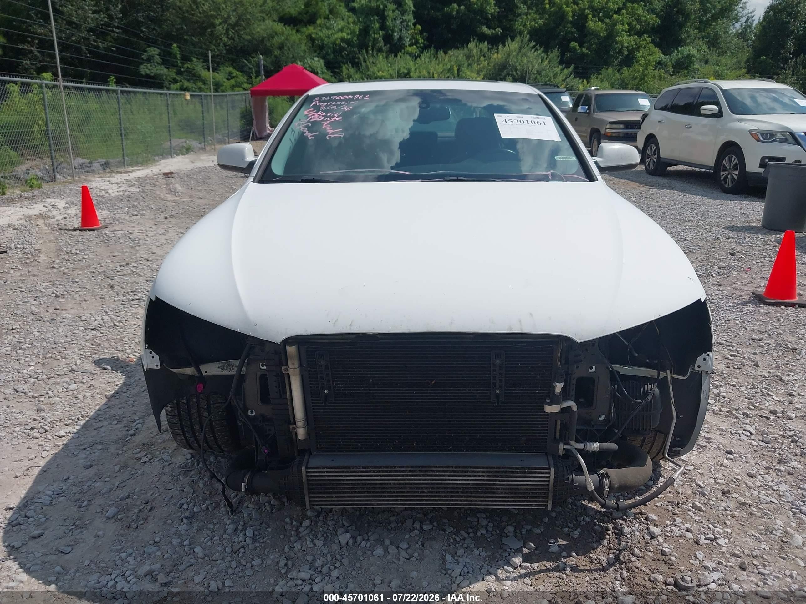 2013 Audi A4 2.0t Premium White vin: WAUAFAFL3DA045263