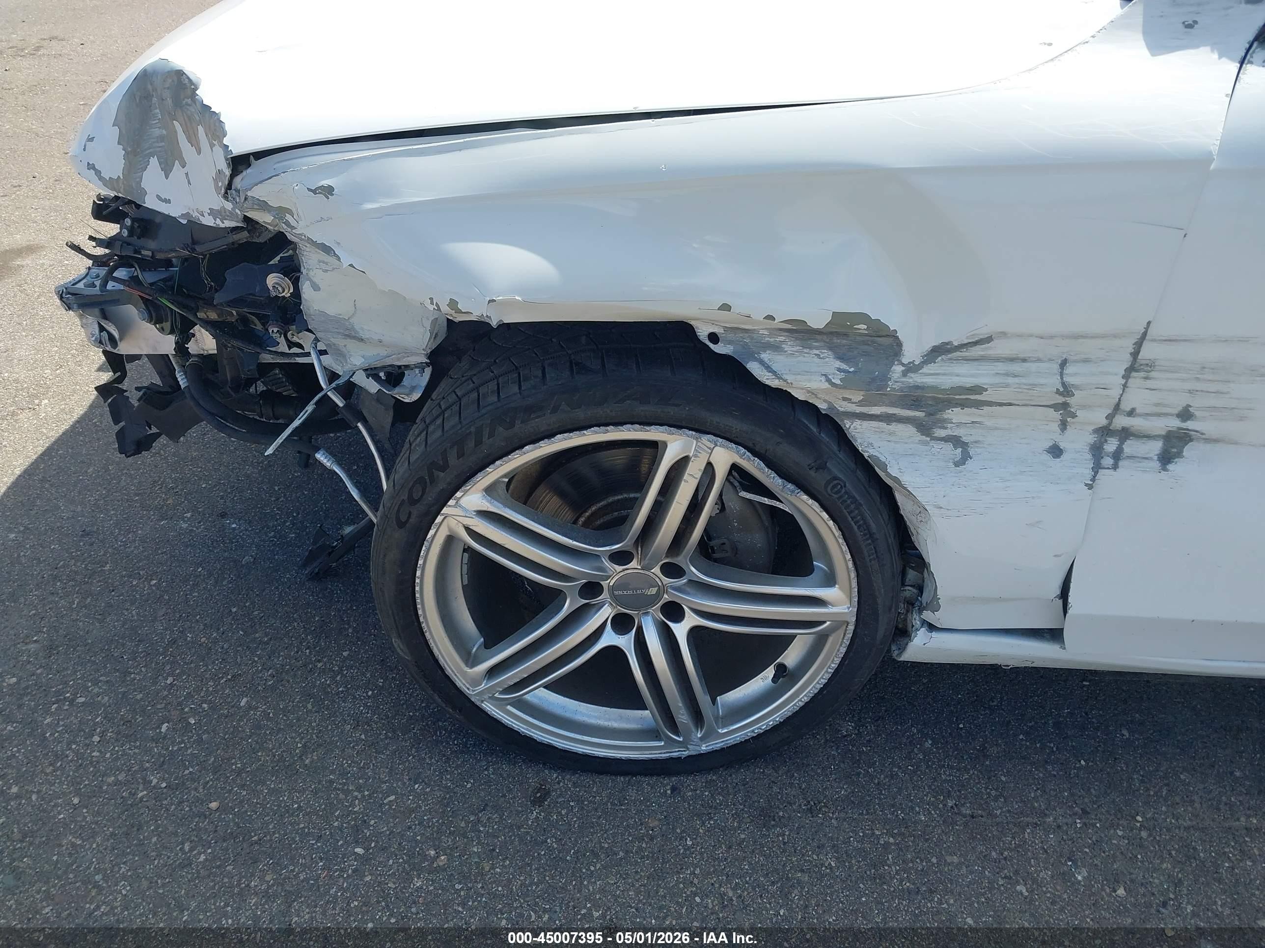 2013 Audi A4 2.0t Premium White vin: WAUAFAFL3DN024602