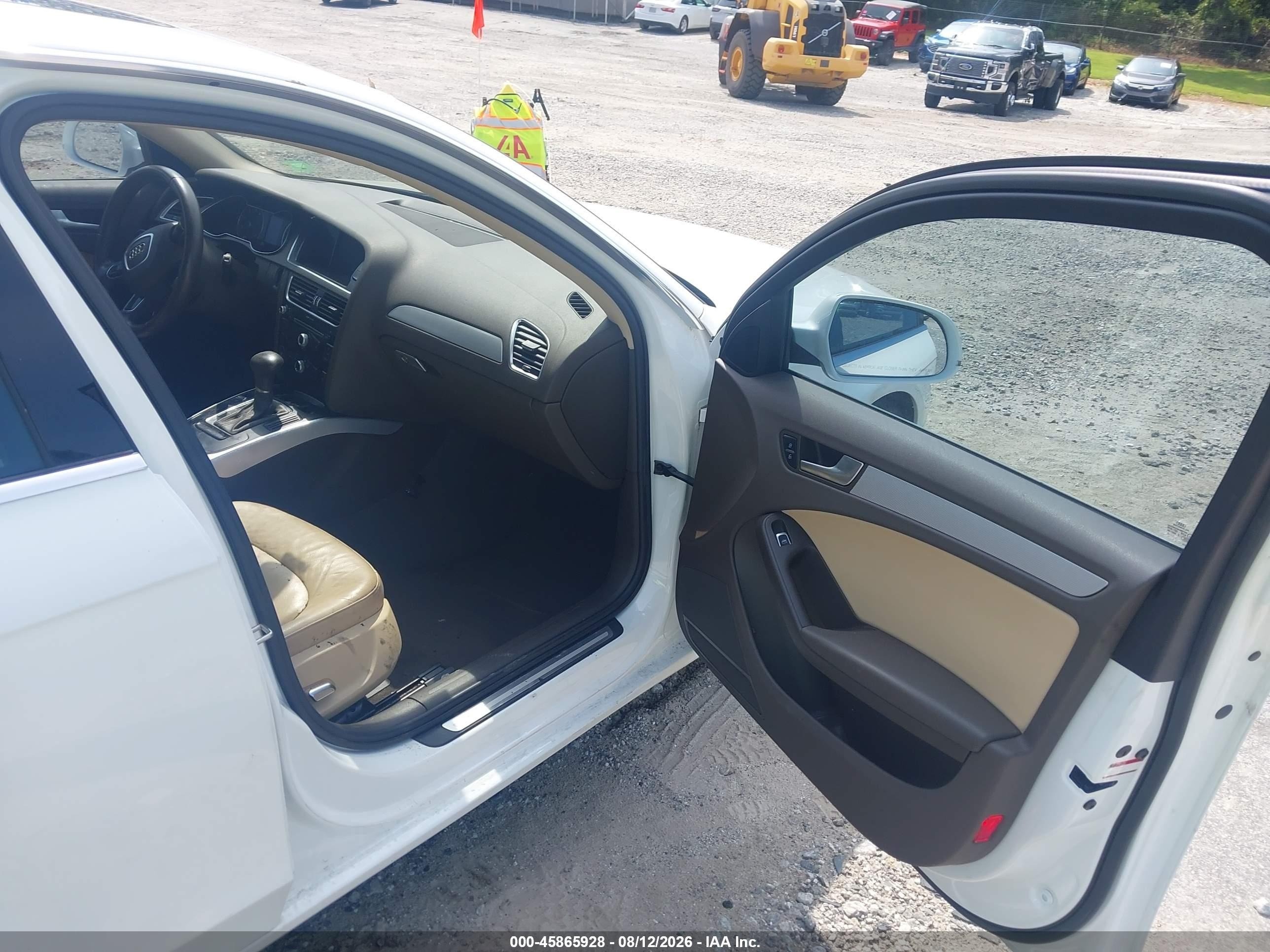2013 Audi A4 2.0t Premium White vin: WAUAFAFL3DN049483