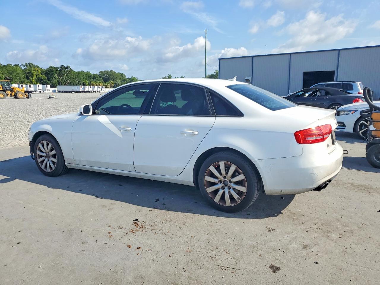 2014 Audi A4 Premium White vin: WAUAFAFL3EN012032