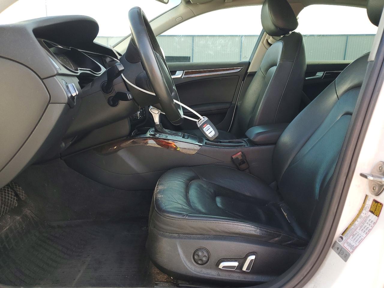 2014 Audi A4 Premium White vin: WAUAFAFL3EN012032