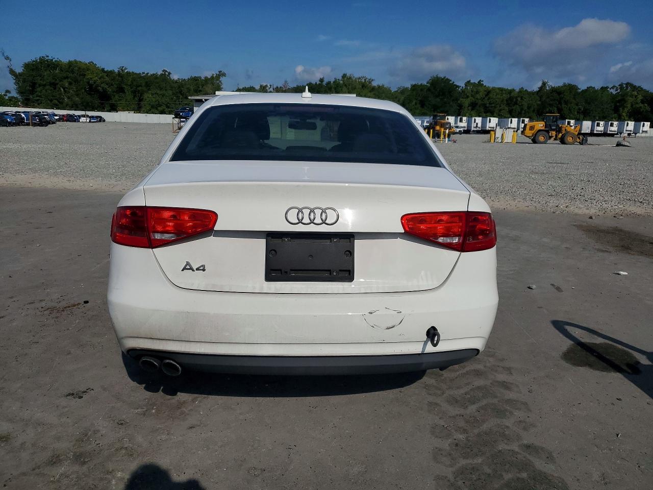 2014 Audi A4 Premium White vin: WAUAFAFL3EN012032