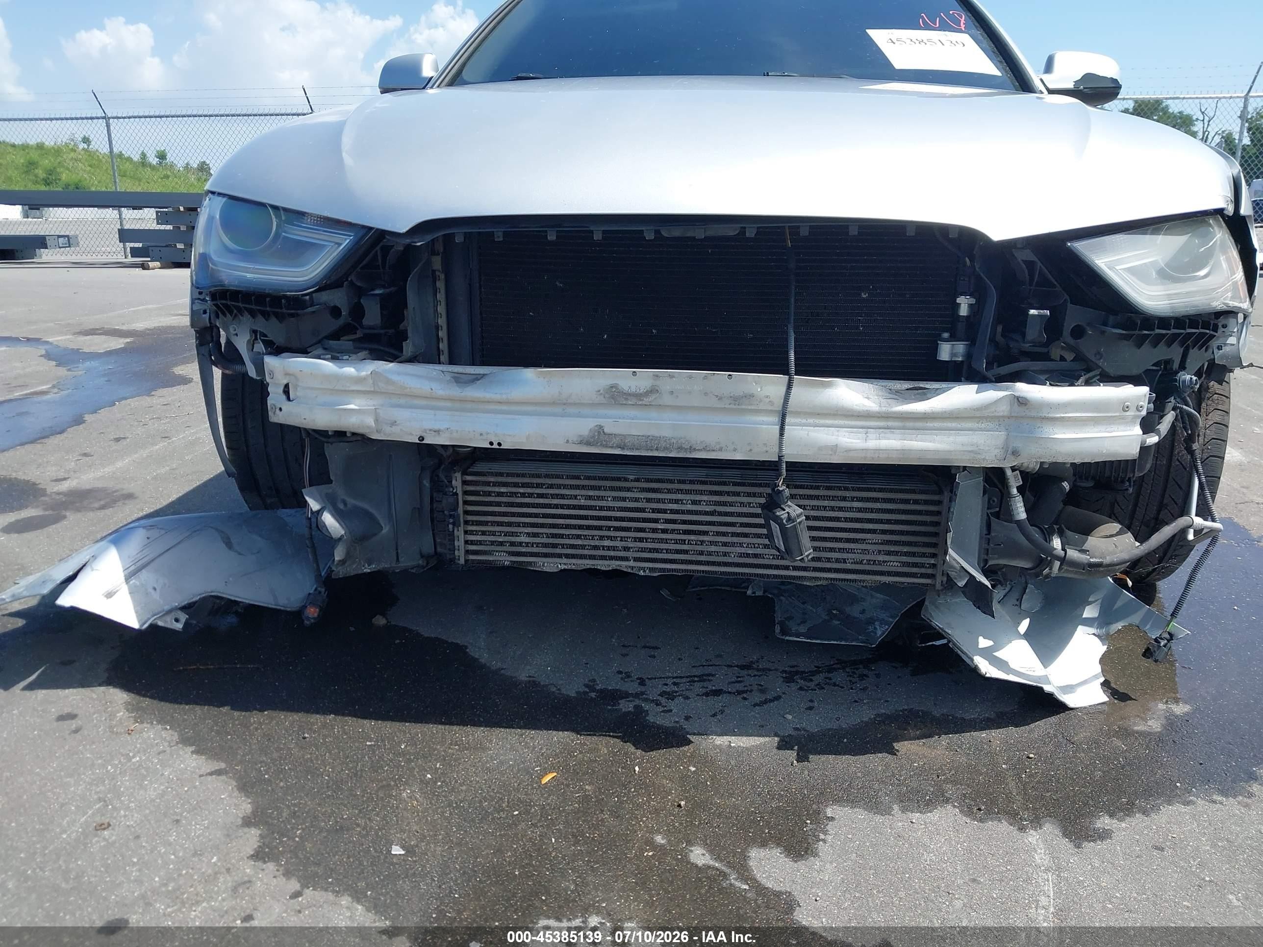 2014 Audi A4 2.0t Premium Silver vin: WAUAFAFL3EN038484