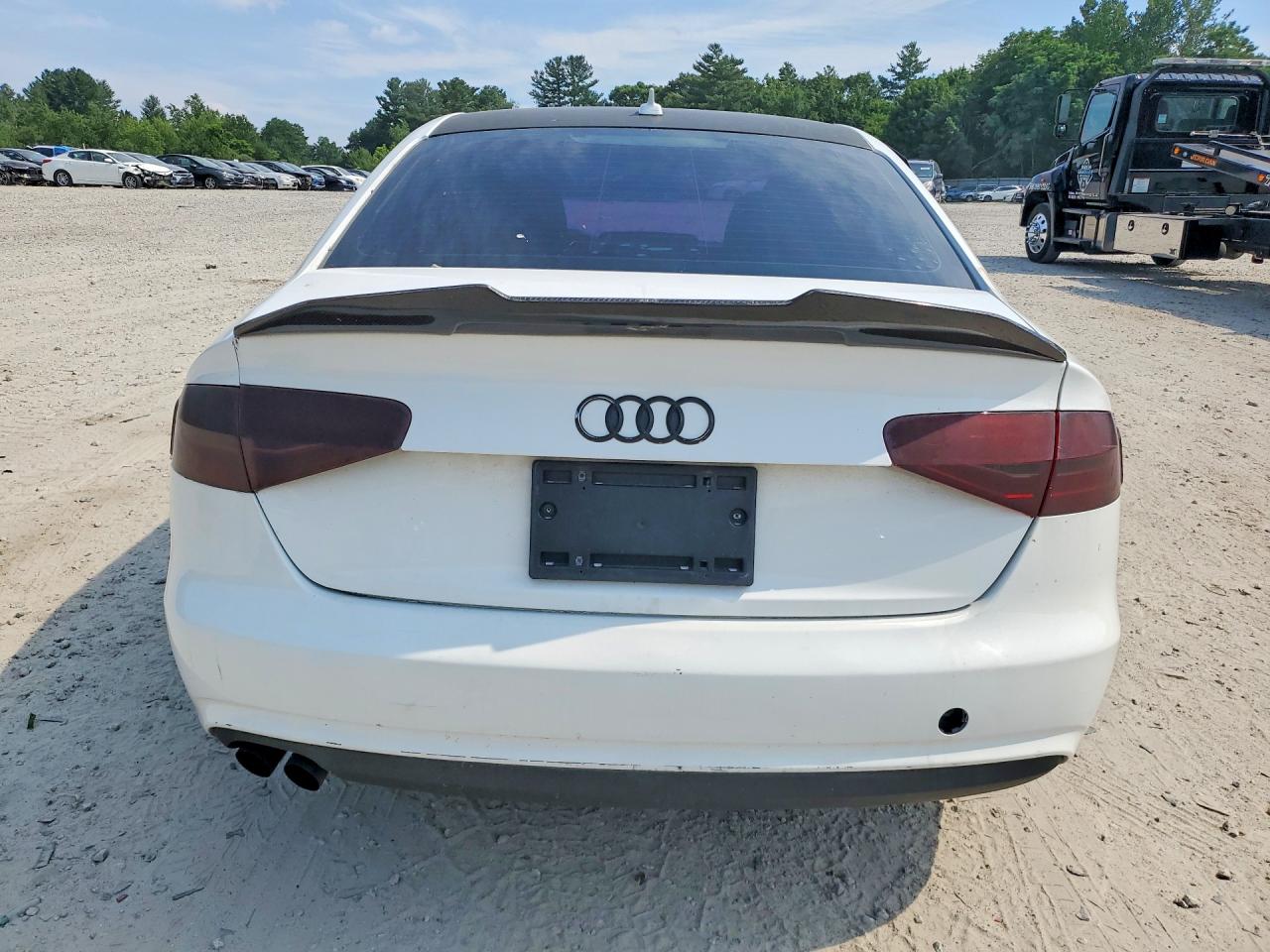 2013 Audi A4 Premium White vin: WAUAFAFL4DA130905