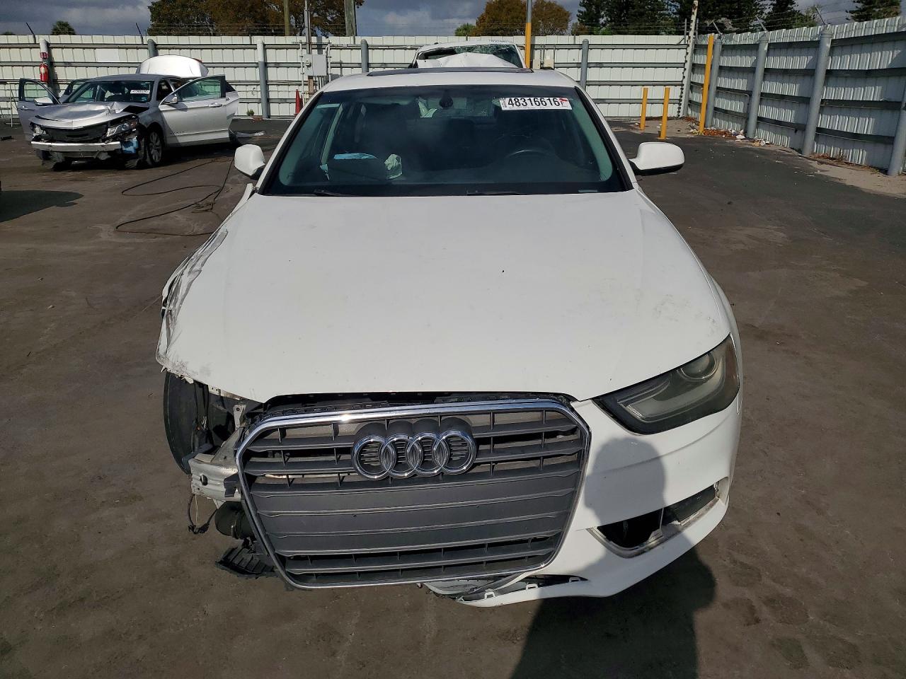 2013 Audi A4 Premium White vin: WAUAFAFL4DN038671
