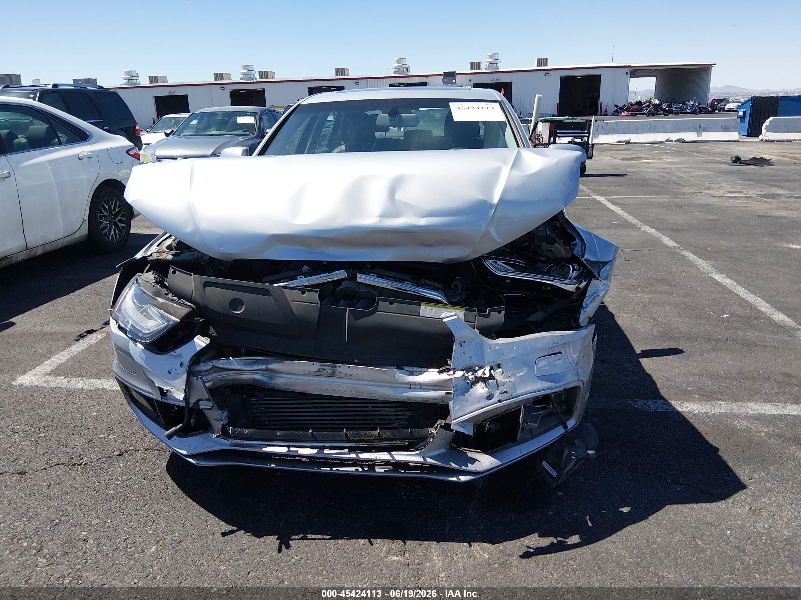 2015 Audi A4 2.0t Premium Silver vin: WAUAFAFL4FN005060