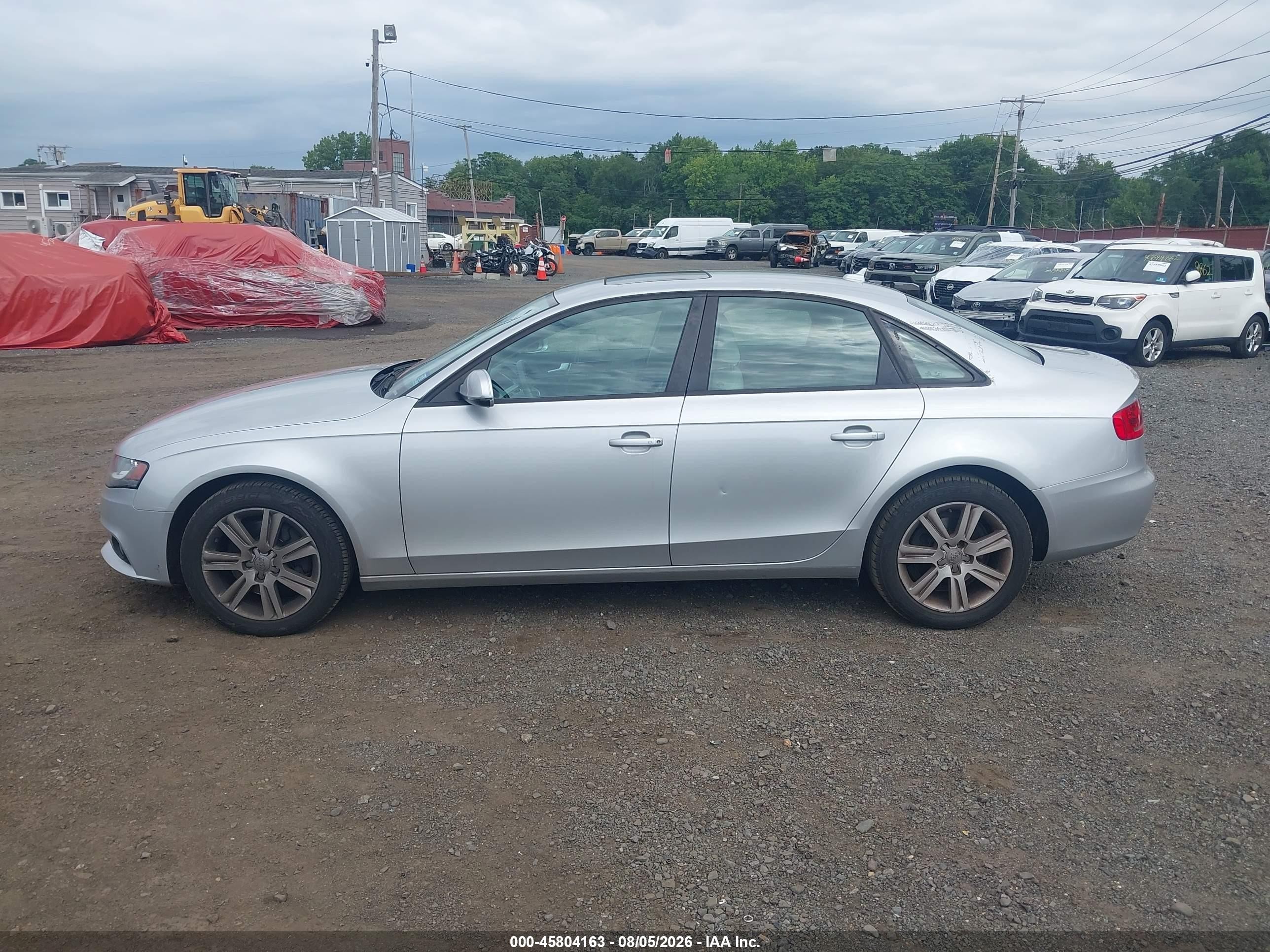2010 Audi A4 2.0t Premium Silver vin: WAUAFAFL5AN057872
