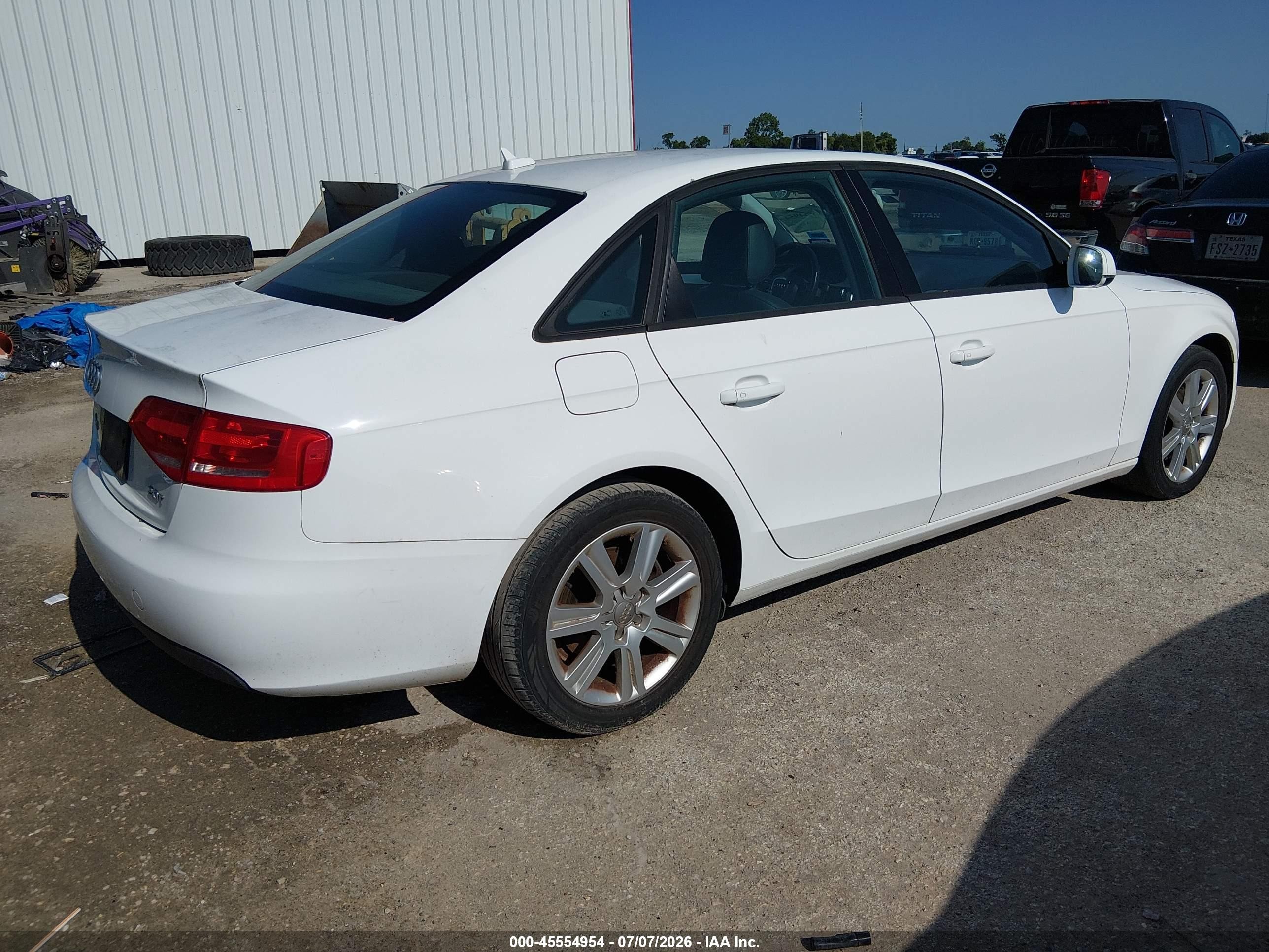 2011 Audi A4 2.0t Premium White vin: WAUAFAFL5BN044301