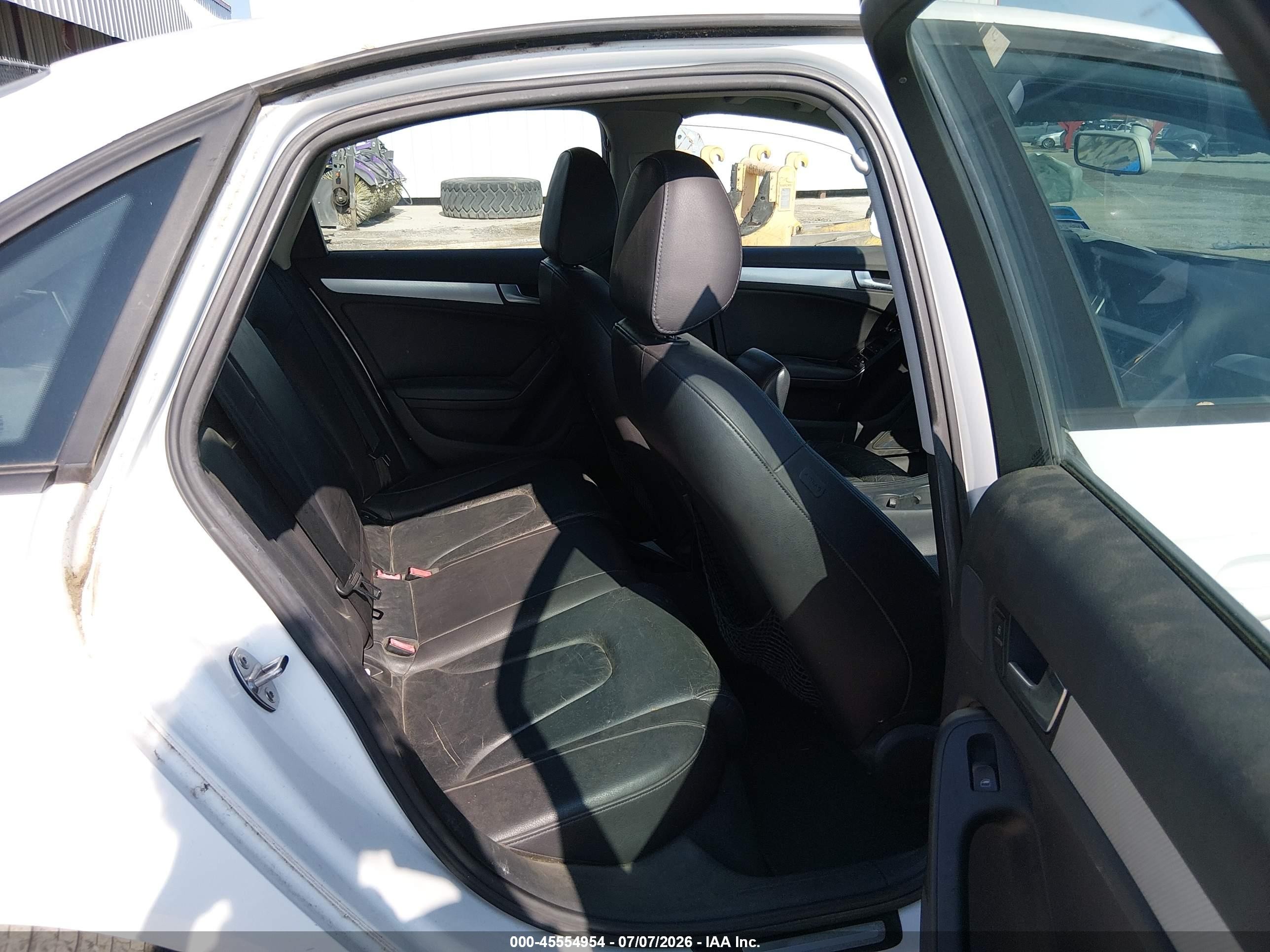 2011 Audi A4 2.0t Premium White vin: WAUAFAFL5BN044301