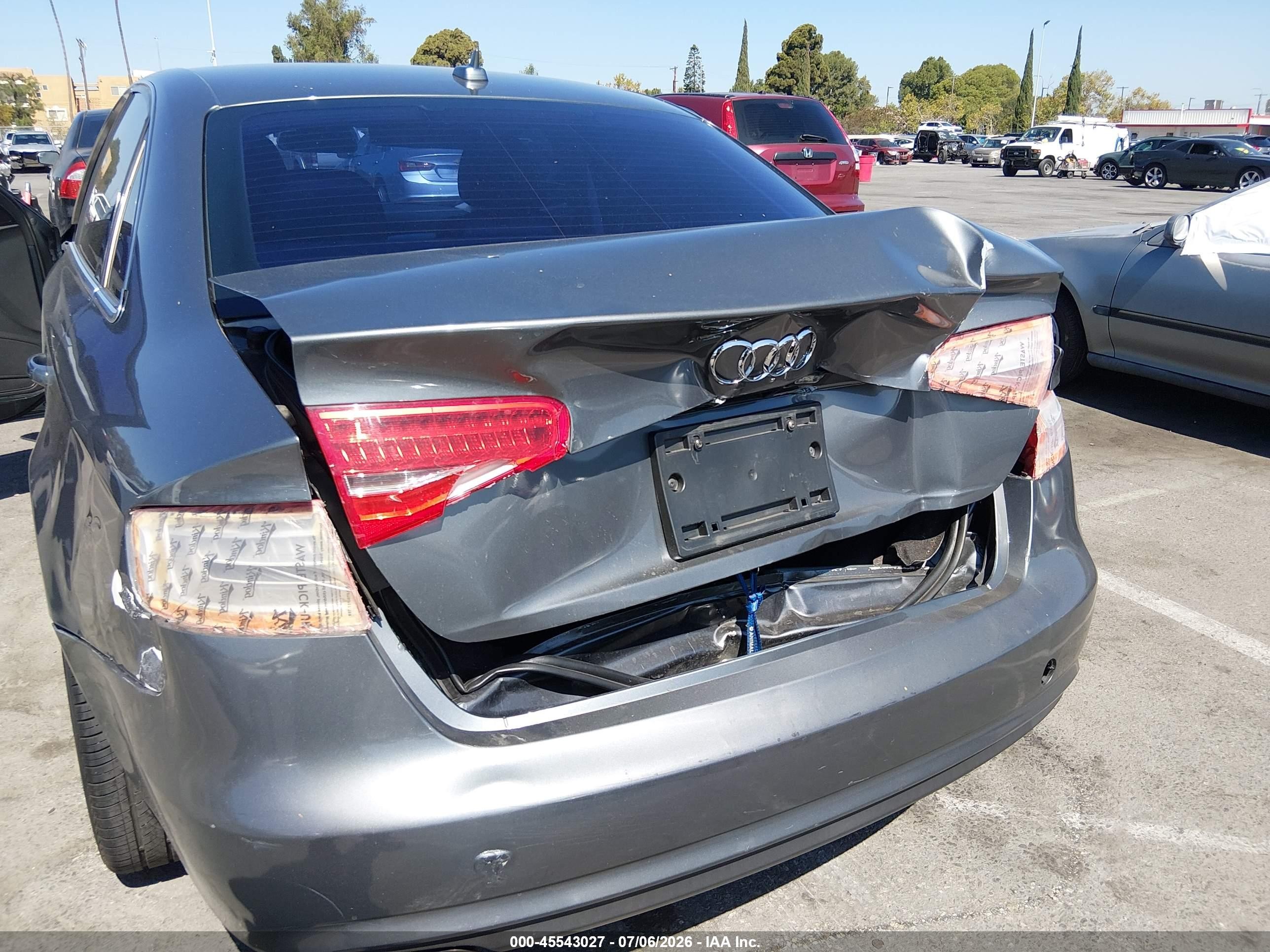 2013 Audi A4 2.0t Premium Gray vin: WAUAFAFL5DA194788