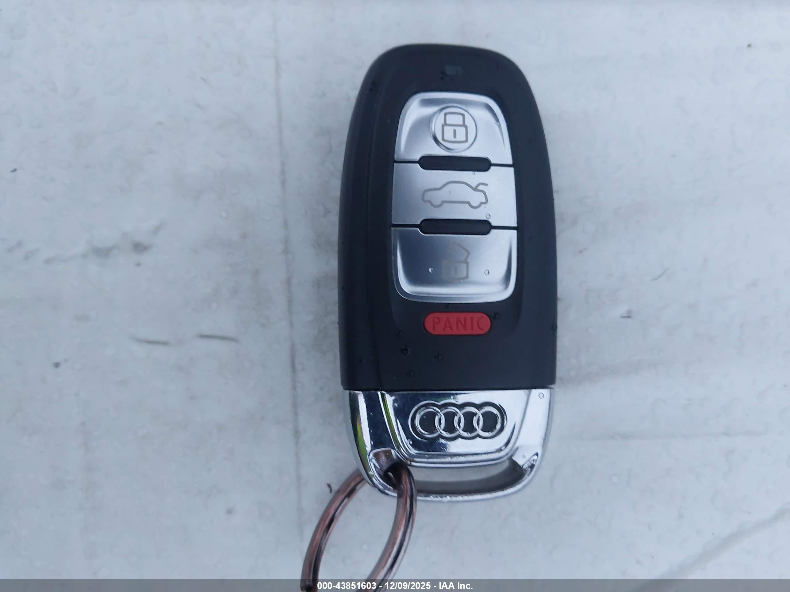 2013 Audi A4 2.0t Premium Blue vin: WAUAFAFL5DN030224