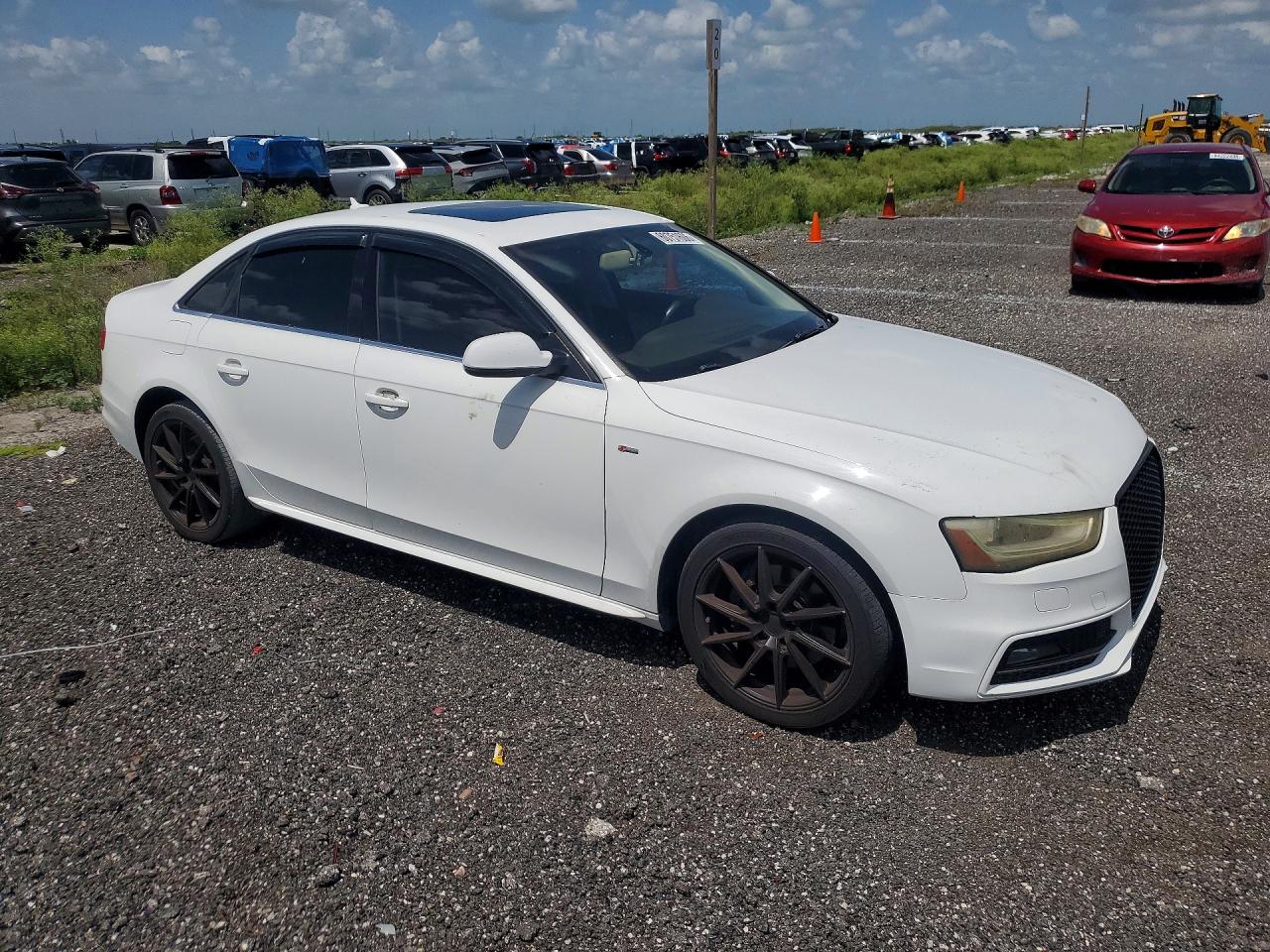 2014 Audi A4 Premium Белый vin: WAUAFAFL5EN019113