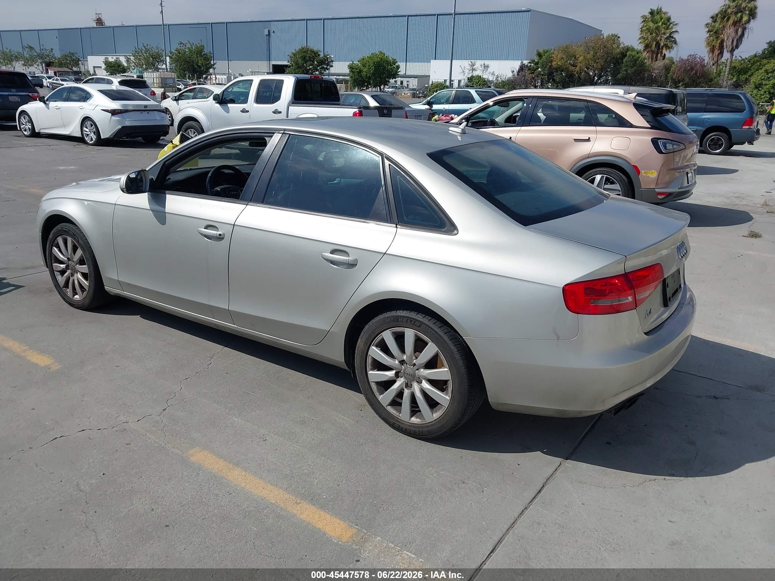 2014 Audi A4 2.0t Premium Silver vin: WAUAFAFL5EN034727