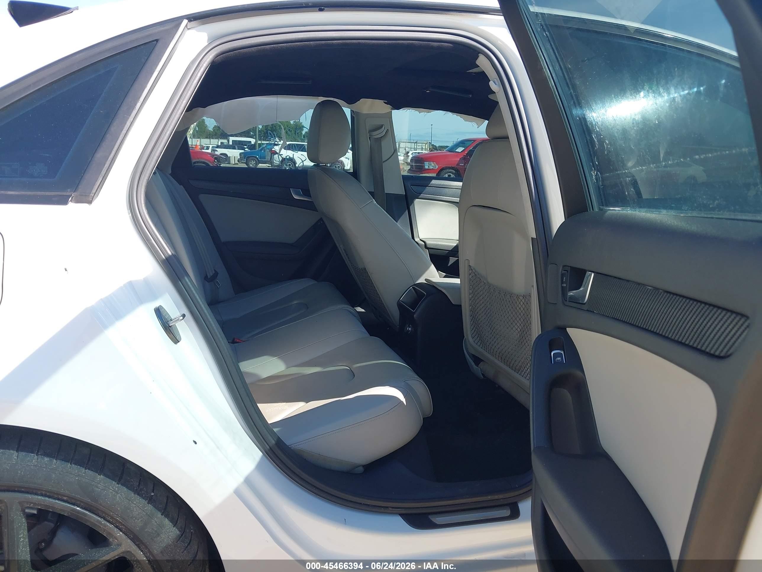 2013 Audi A4 2.0t Premium White vin: WAUAFAFL6DA168197