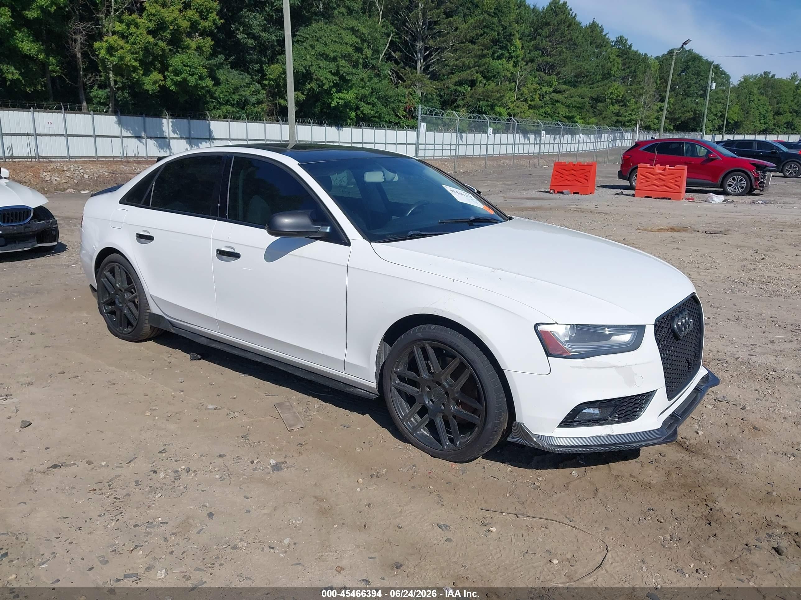 2013 Audi A4 2.0t Premium White vin: WAUAFAFL6DA168197