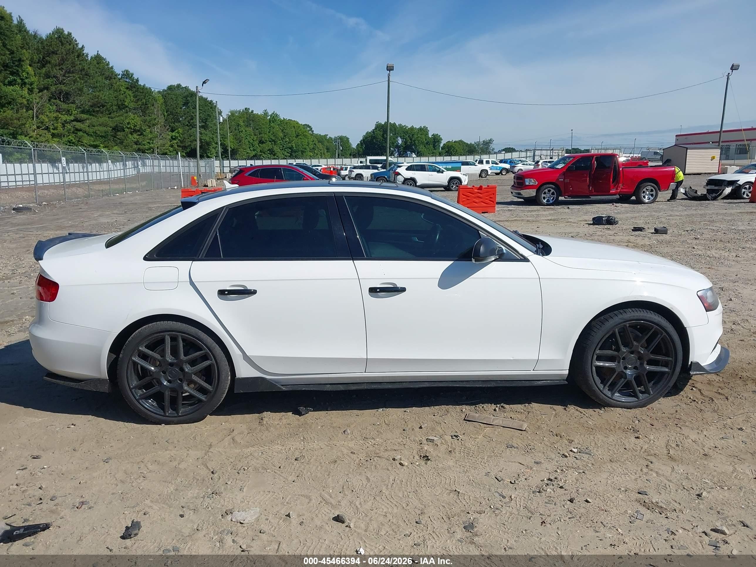 2013 Audi A4 2.0t Premium White vin: WAUAFAFL6DA168197