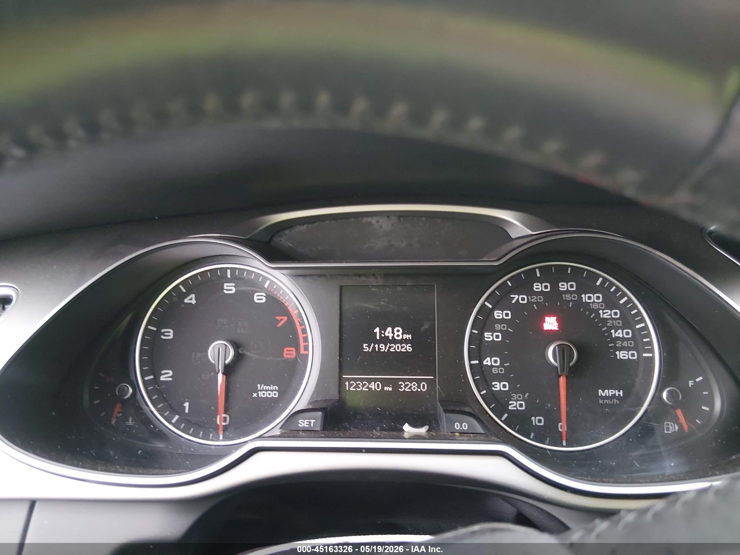 2013 Audi A4 2.0t Premium Черный vin: WAUAFAFL6DN046237