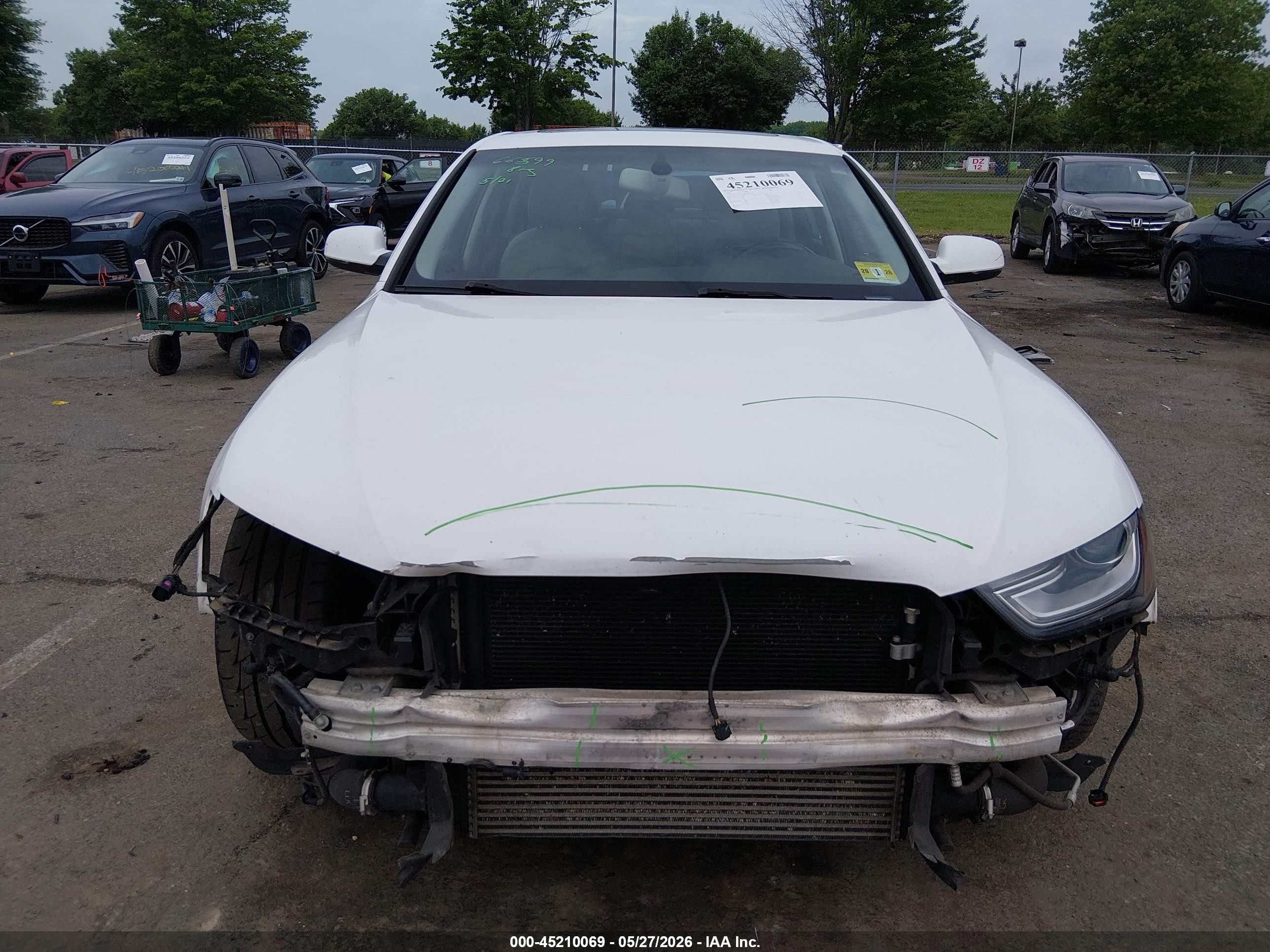 2015 Audi A4 2.0t Premium White vin: WAUAFAFL6FN005058