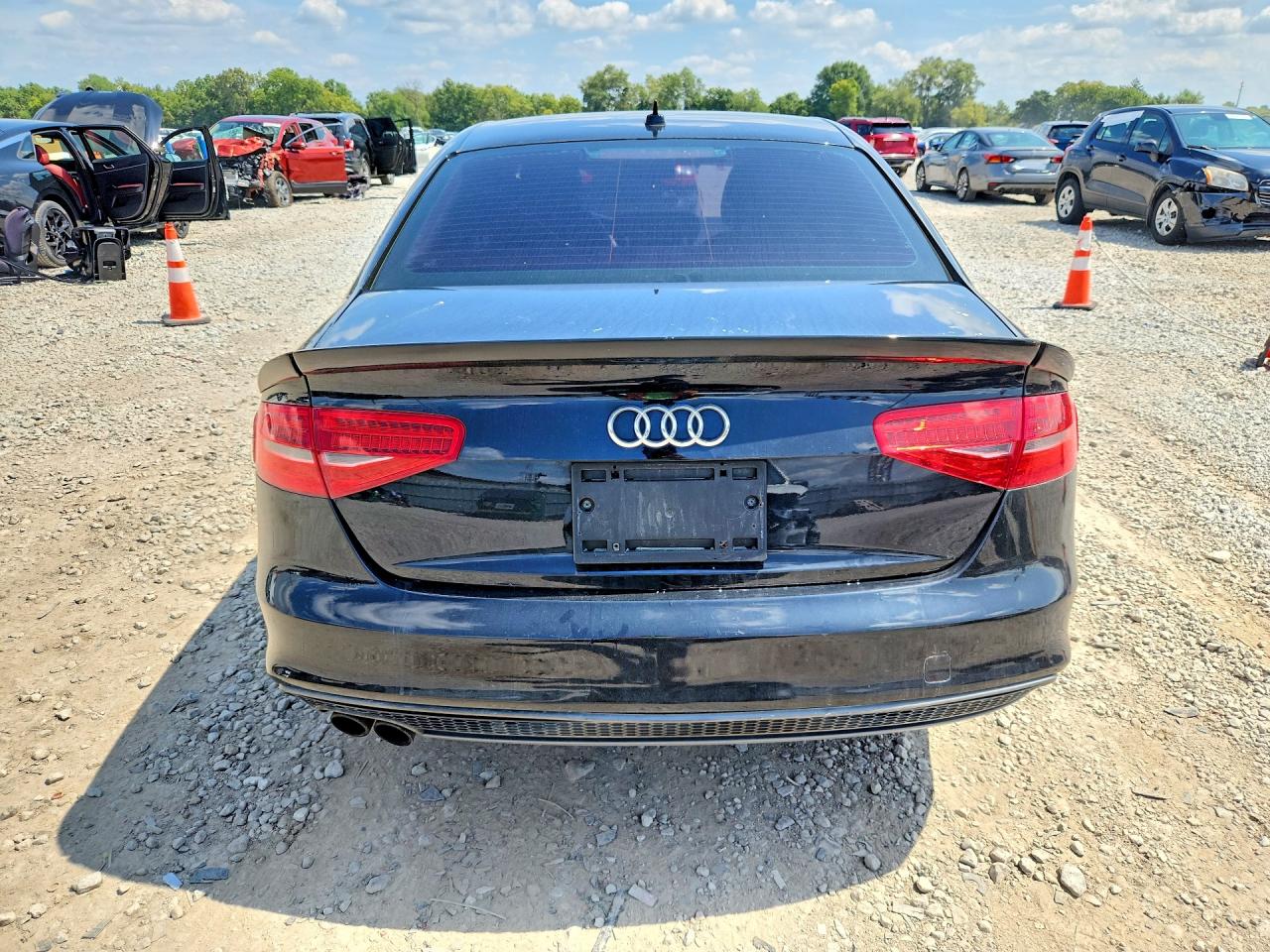 2015 Audi A4 Premium Черный vin: WAUAFAFL6FN021857