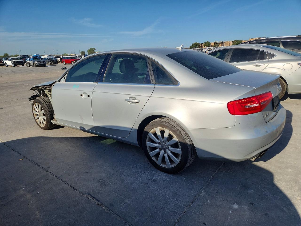 2013 Audi A4 Premium Серебряный vin: WAUAFAFL7DN038857
