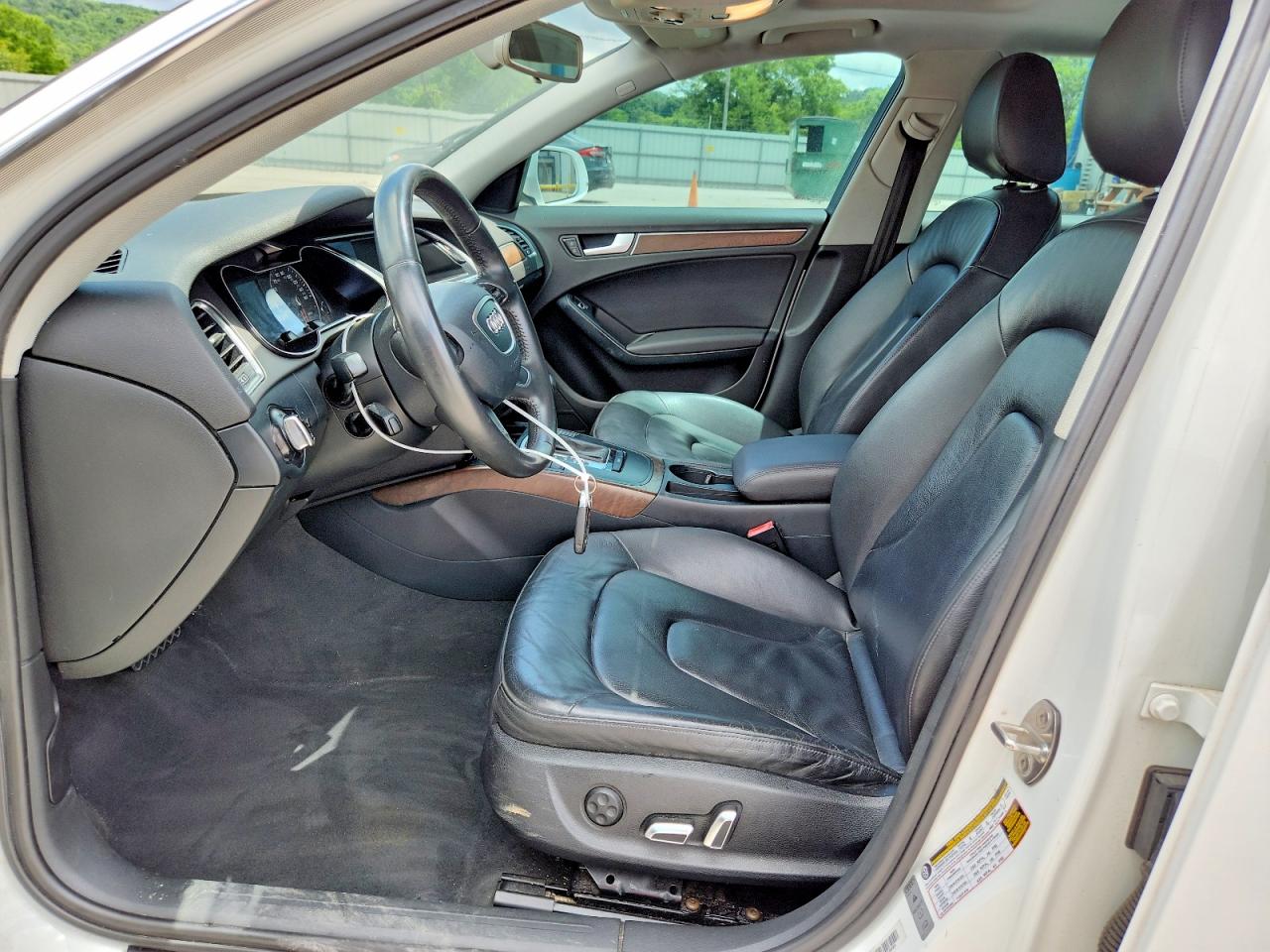 2014 Audi A4 Premium White vin: WAUAFAFL8EN039484